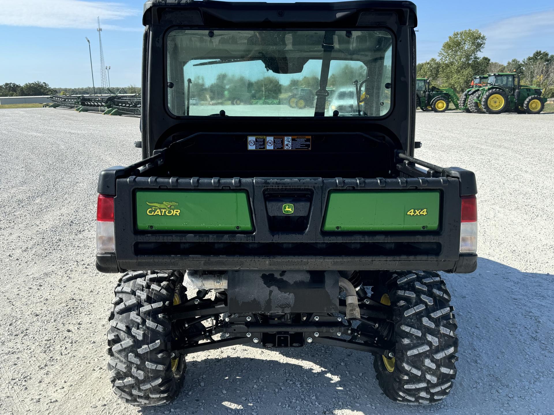 2023 John Deere XUV 835M