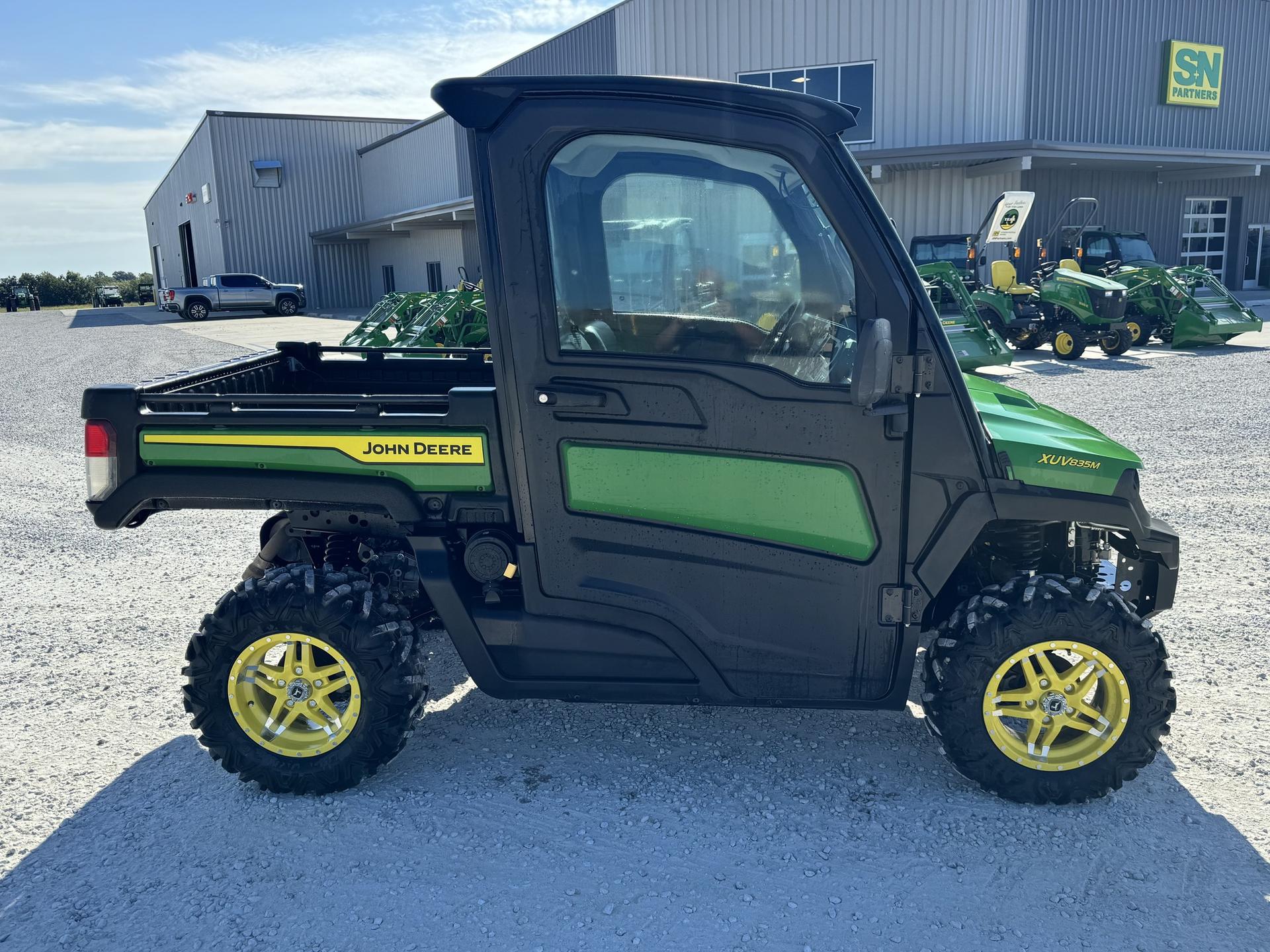 2023 John Deere XUV 835M