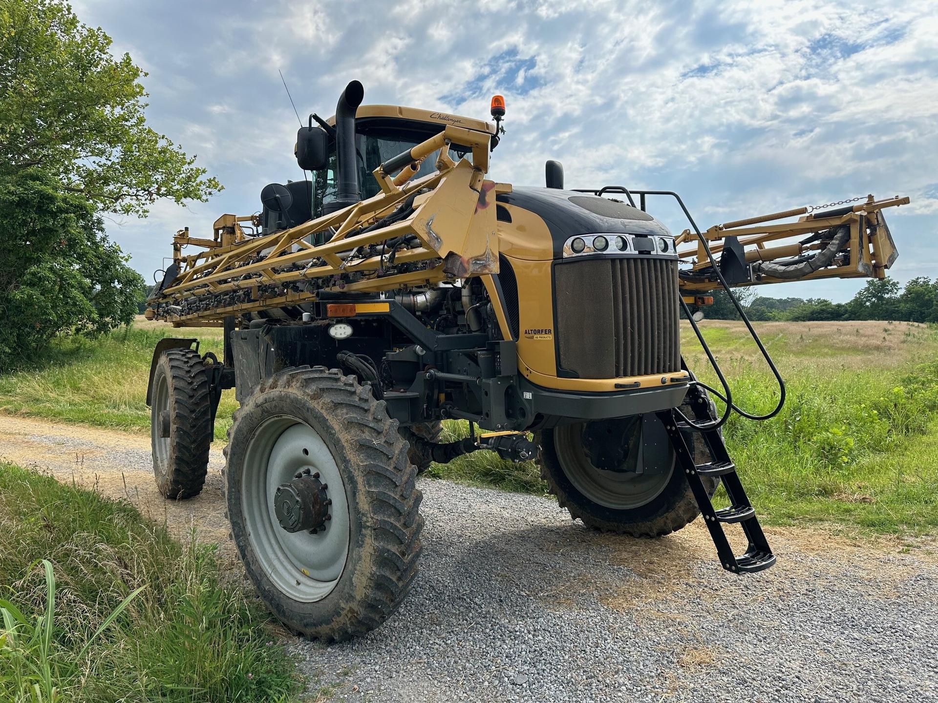 2019 RoGator RG1100C