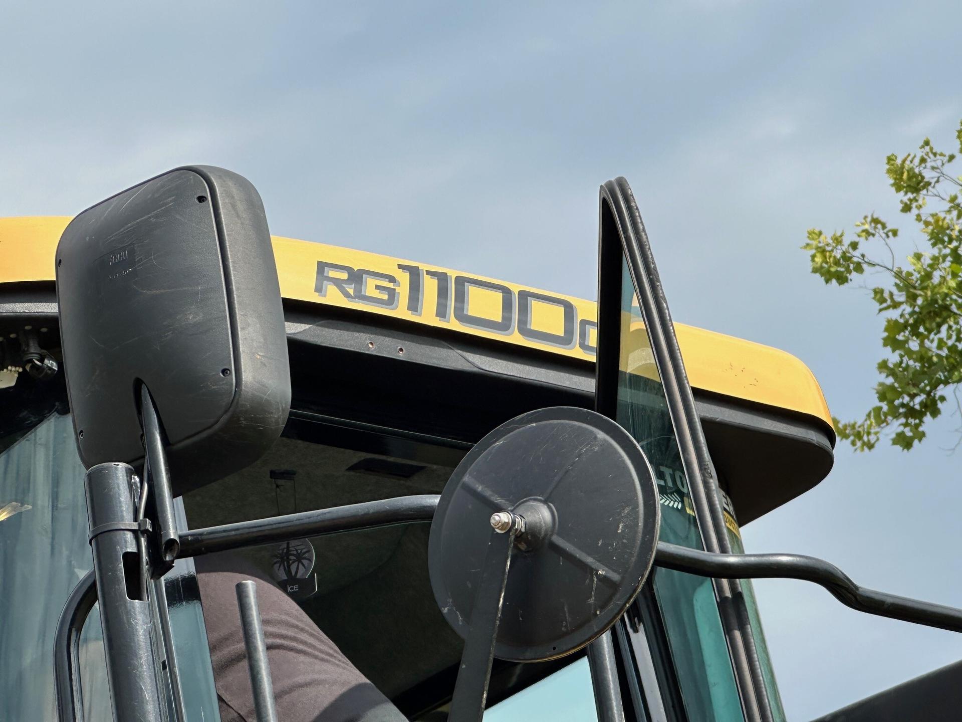 2019 RoGator RG1100C