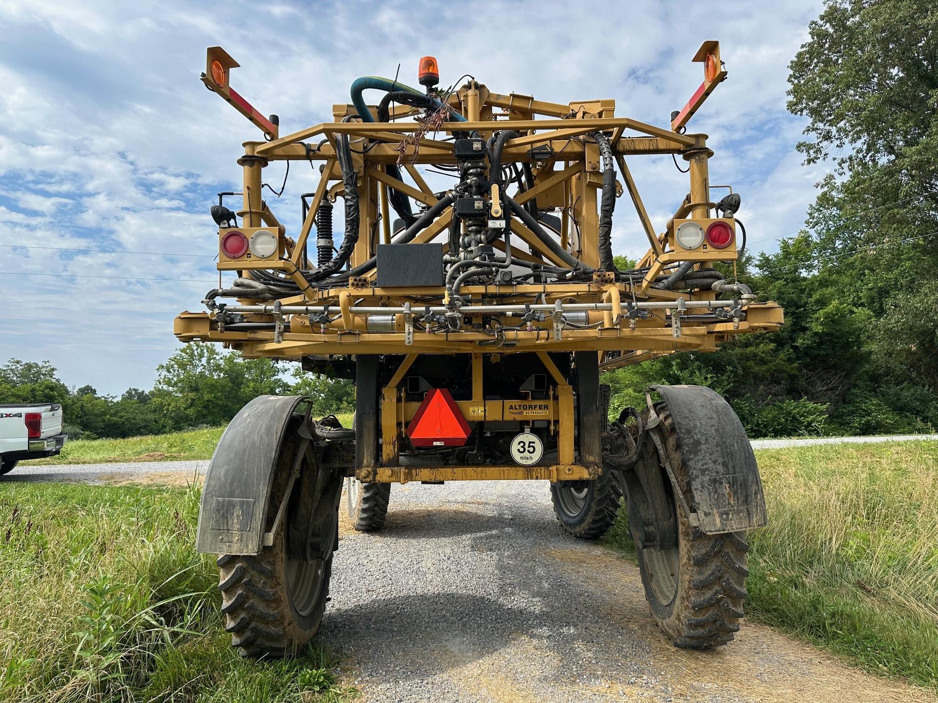 2019 RoGator RG1100C