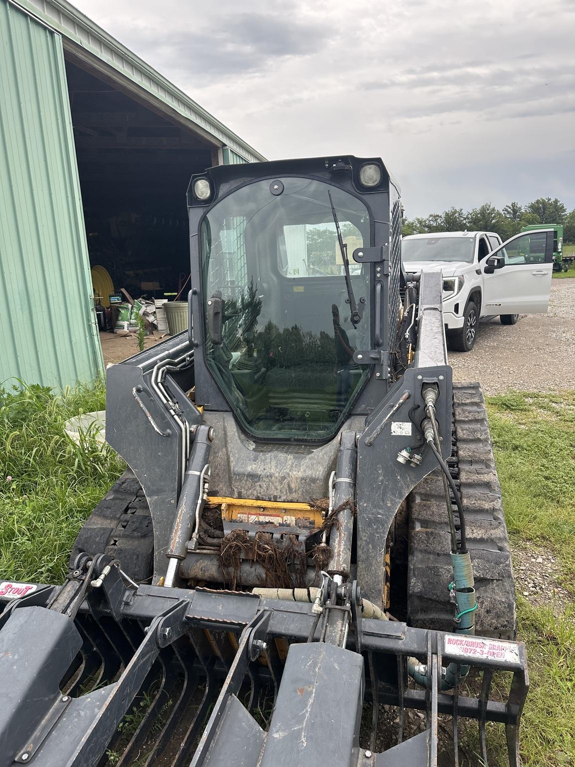 2016 John Deere 323E