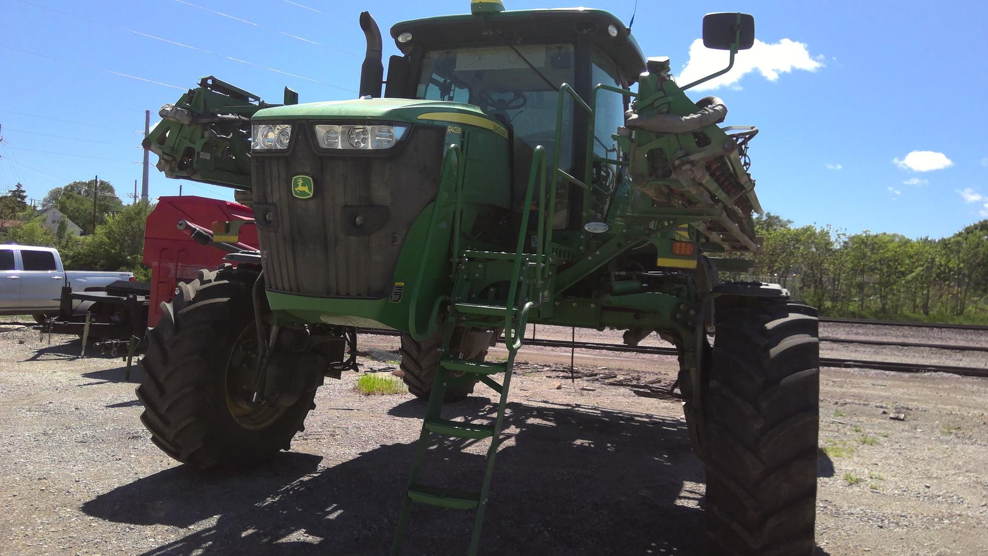 2018 John Deere R4038