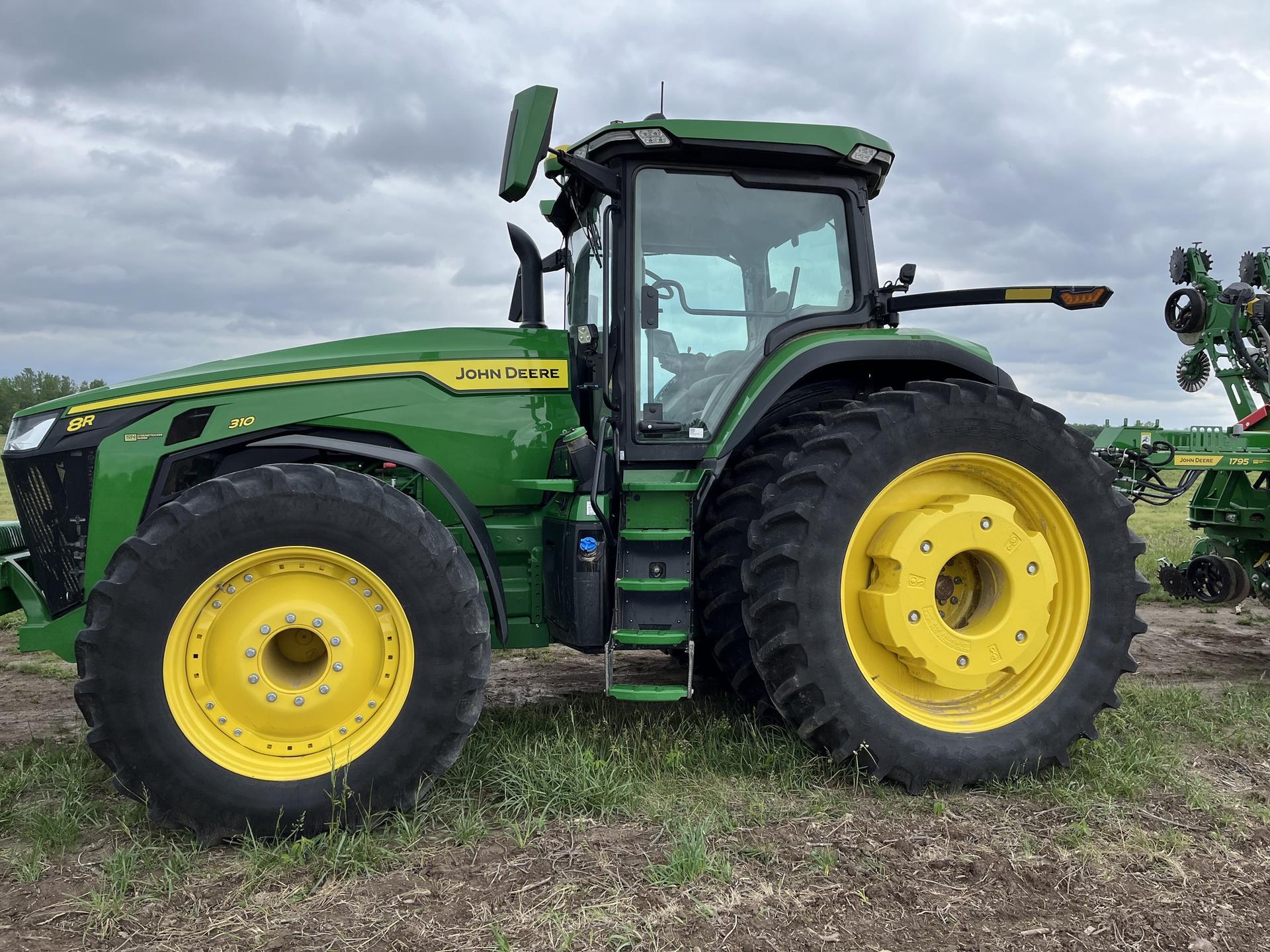 2021 John Deere 8R 310