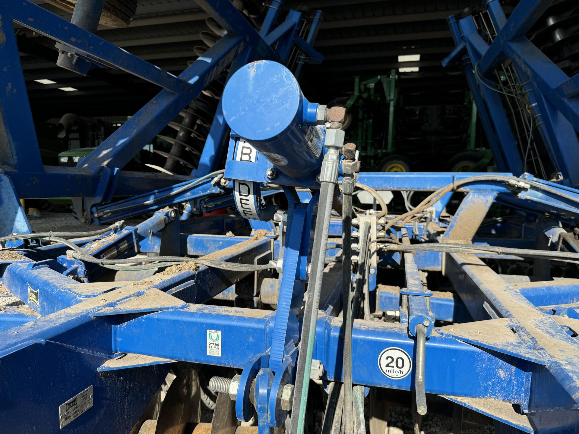 2011 Landoll 7431-33