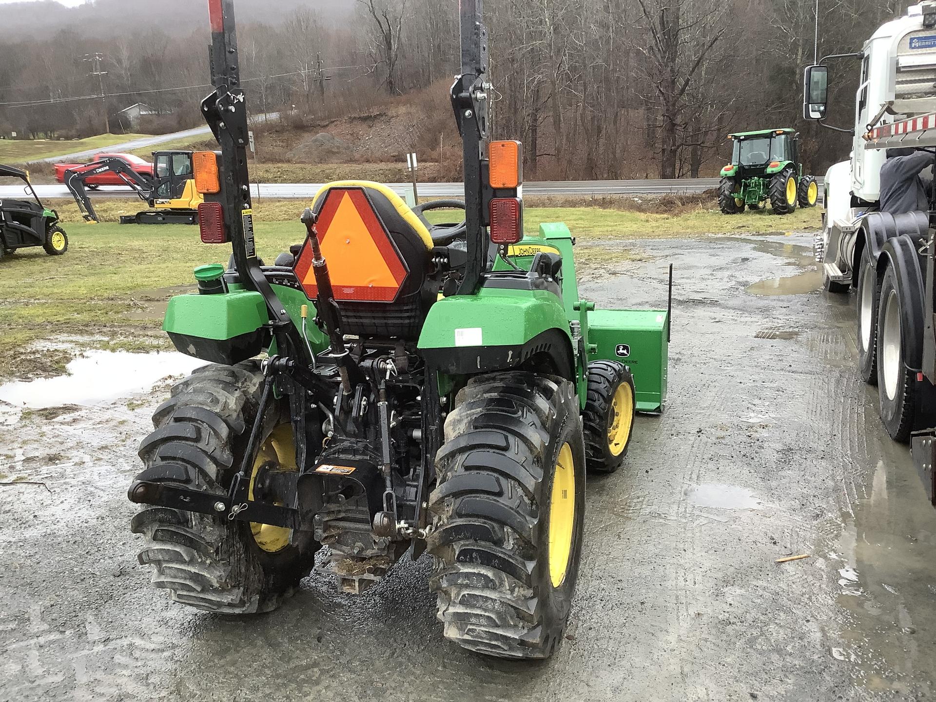 2018 John Deere 2032R