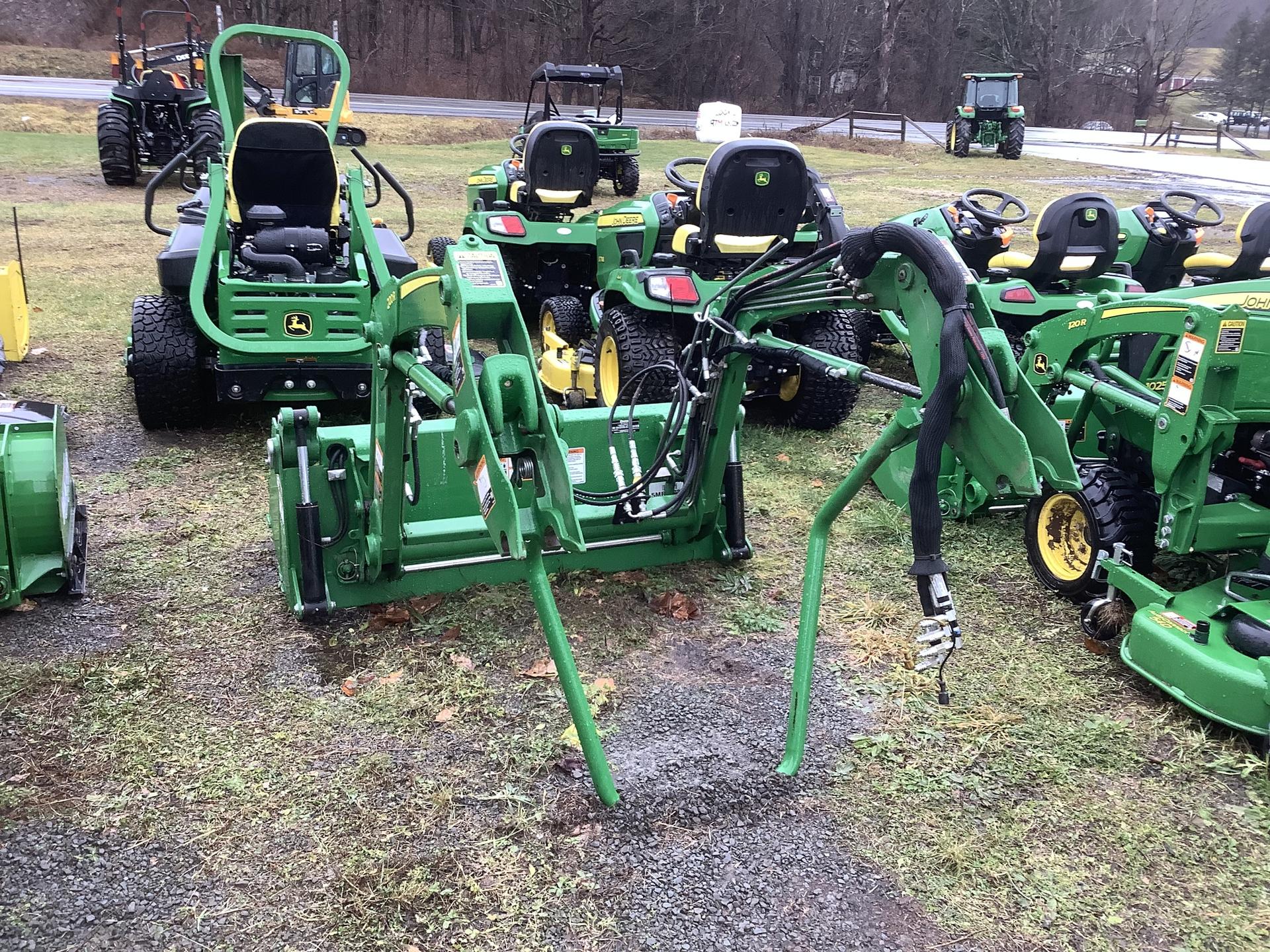 2018 John Deere 2032R