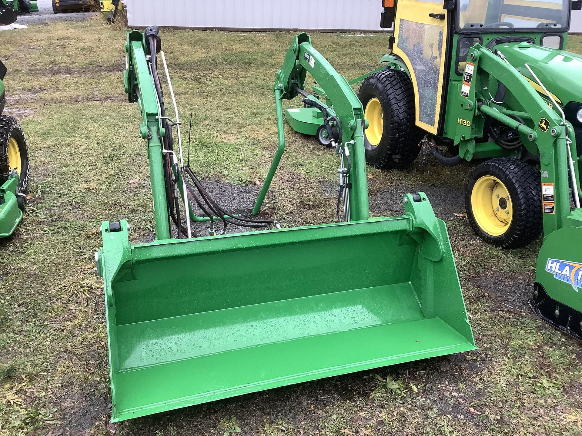 2018 John Deere 2032R