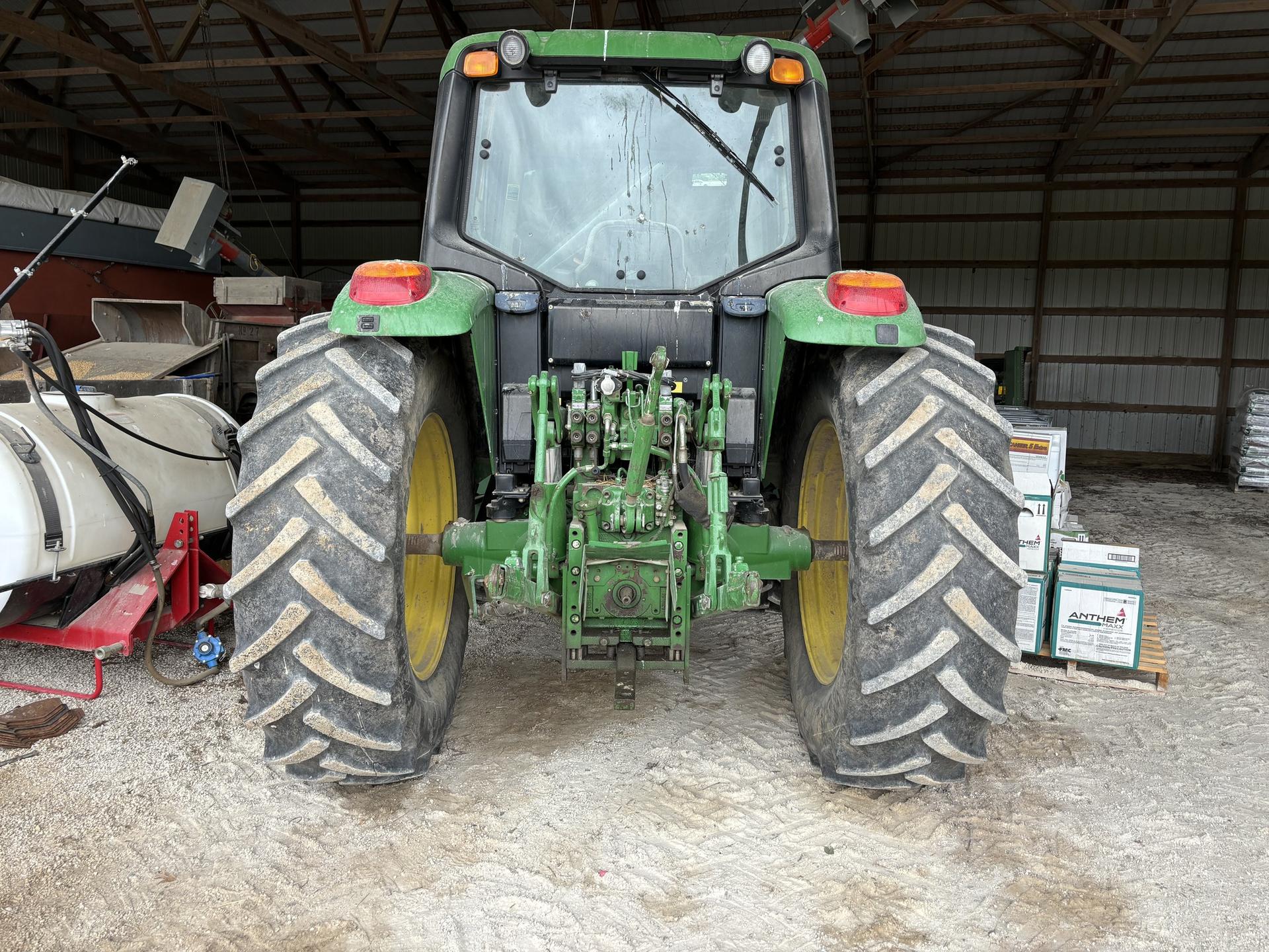 2012 John Deere 6430