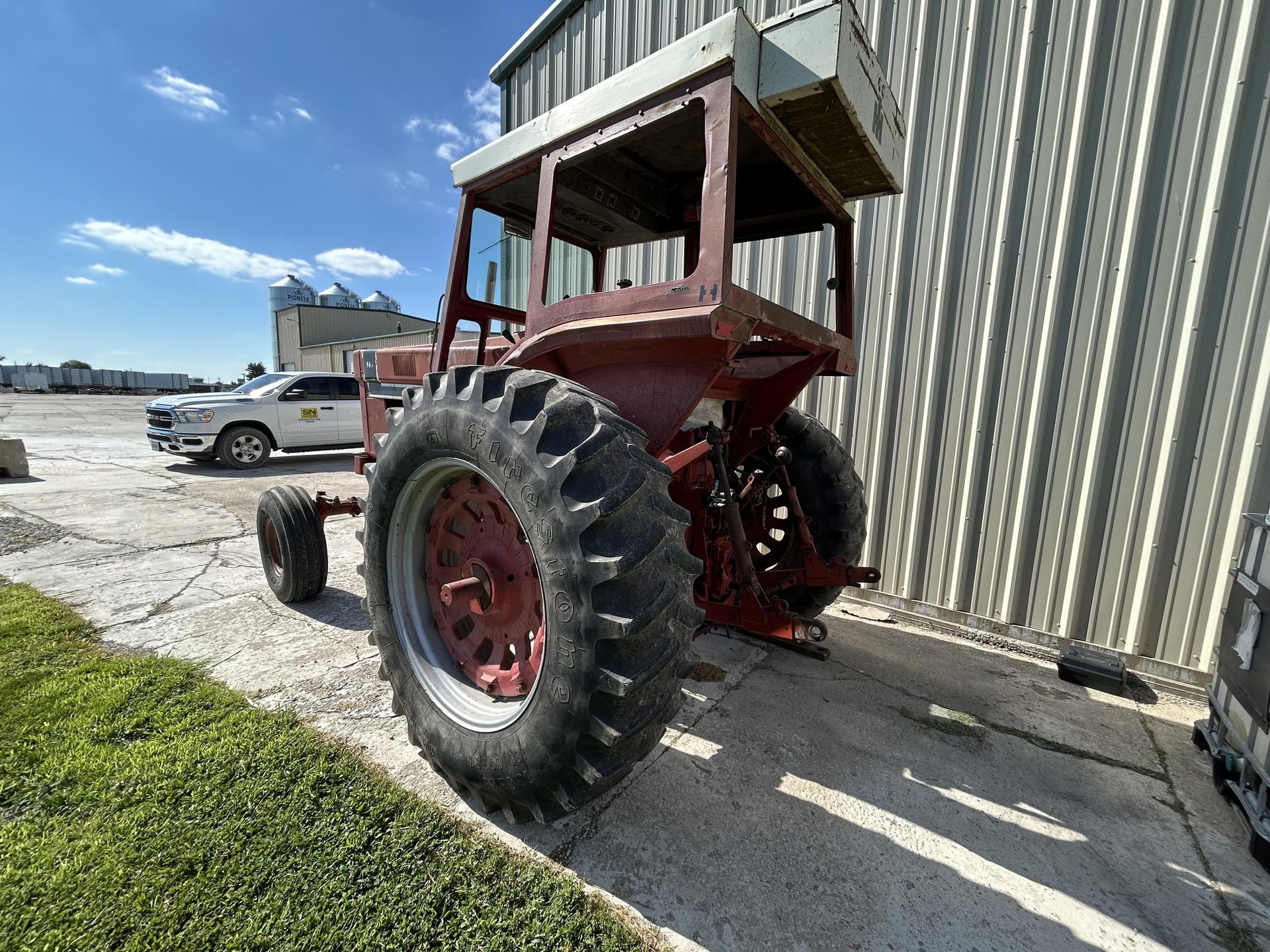 1975 Case IH 966