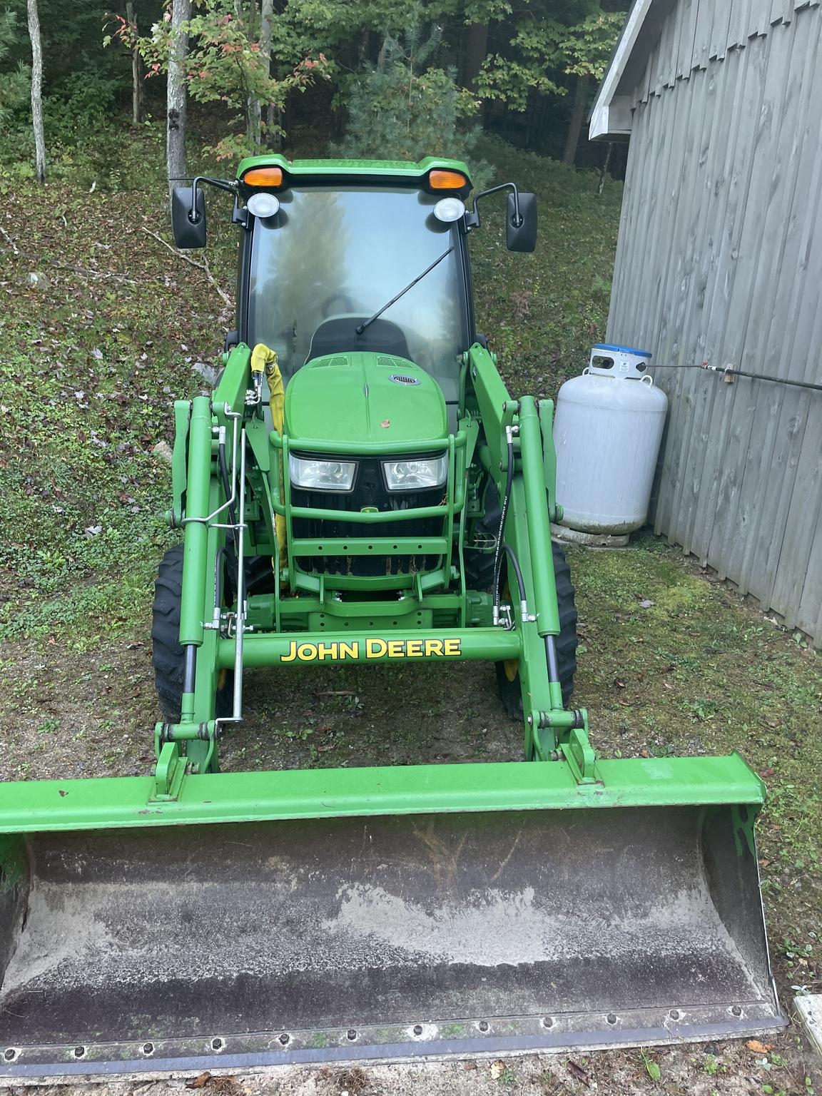 2014 John Deere 4052R