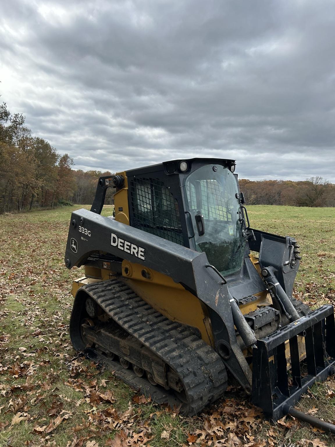 2017 John Deere 333G