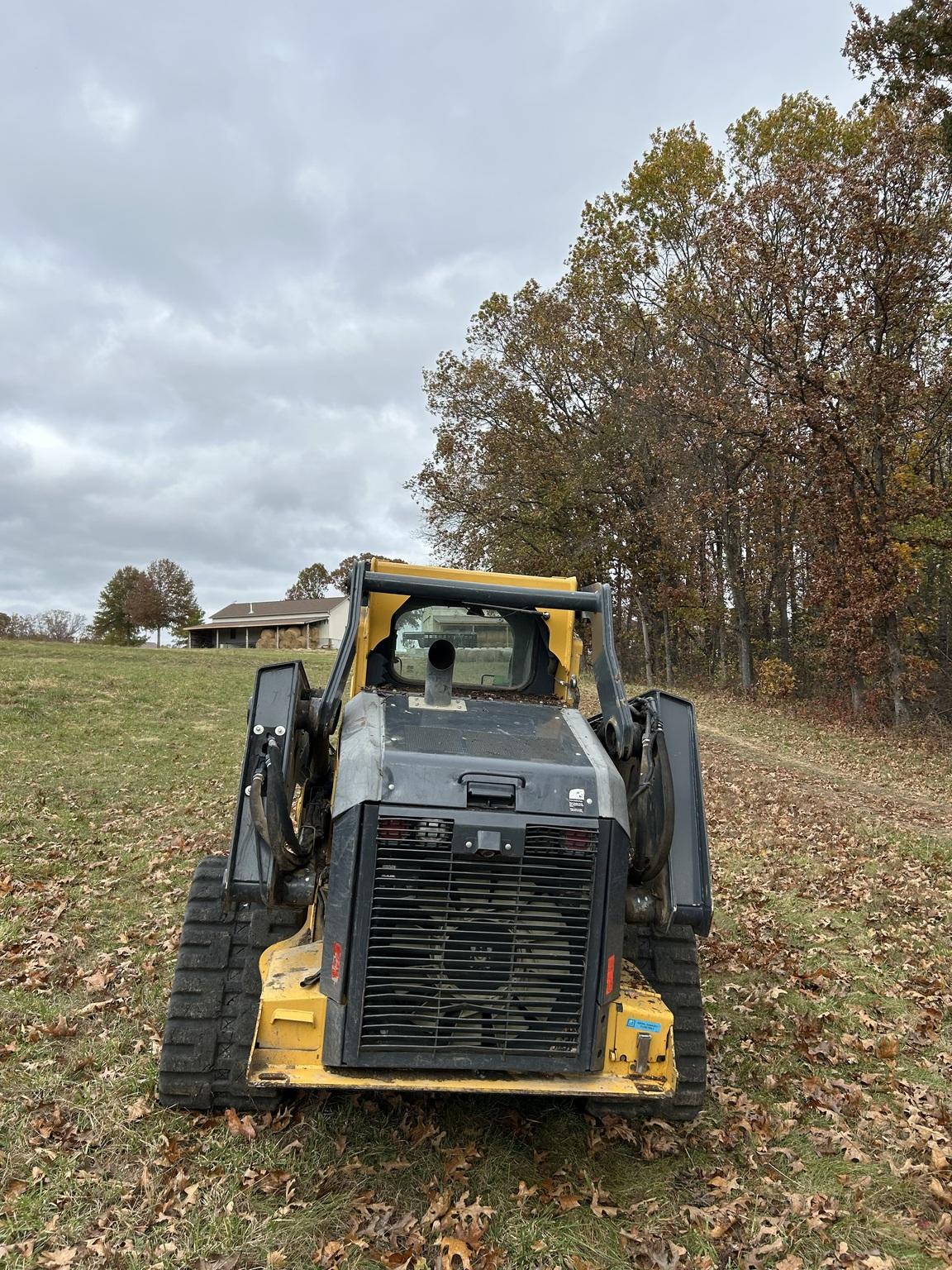 2017 John Deere 333G