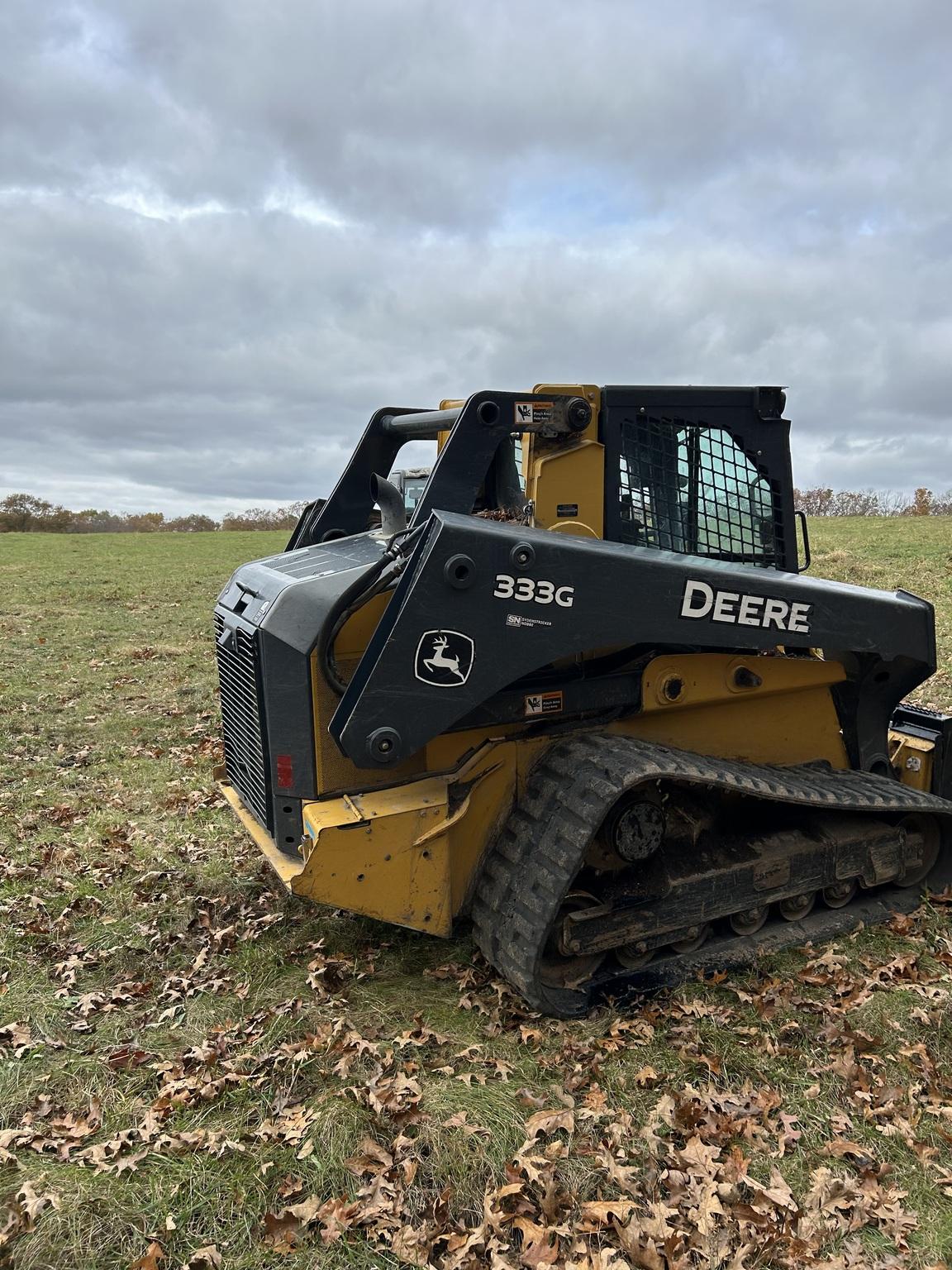 2017 John Deere 333G