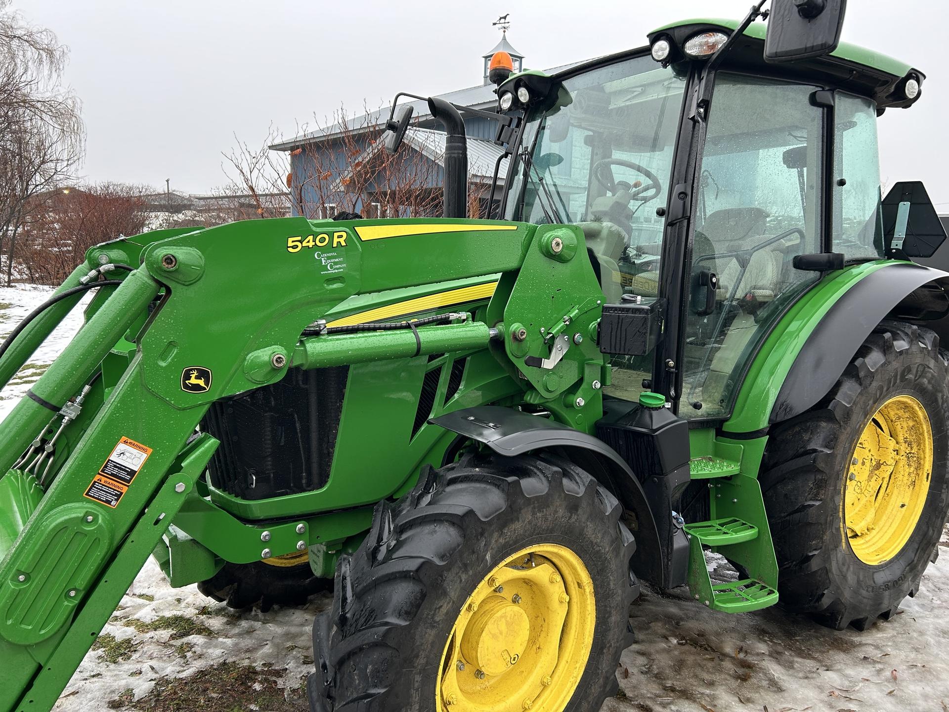 2021 John Deere 5100R