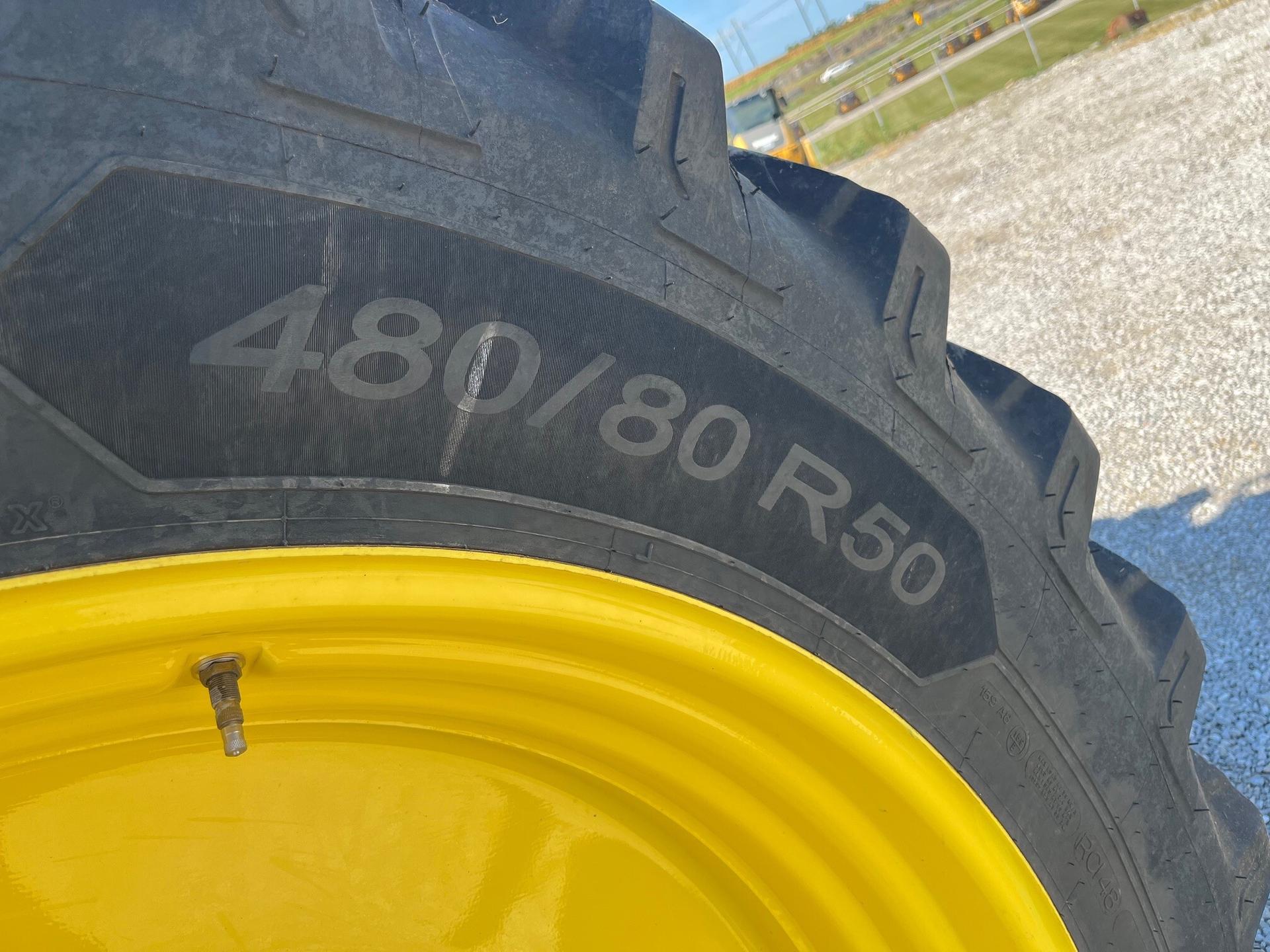 2023 John Deere 8R 250