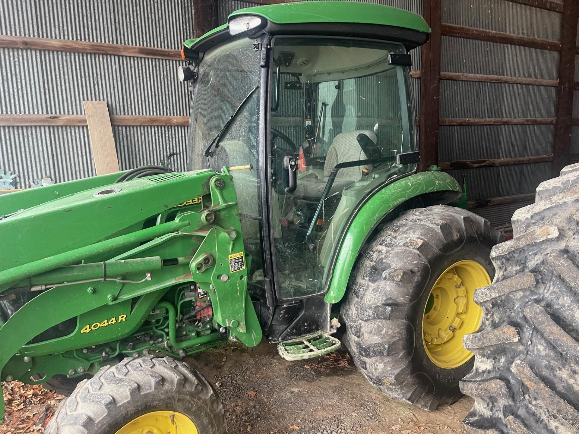 2015 John Deere 4044R