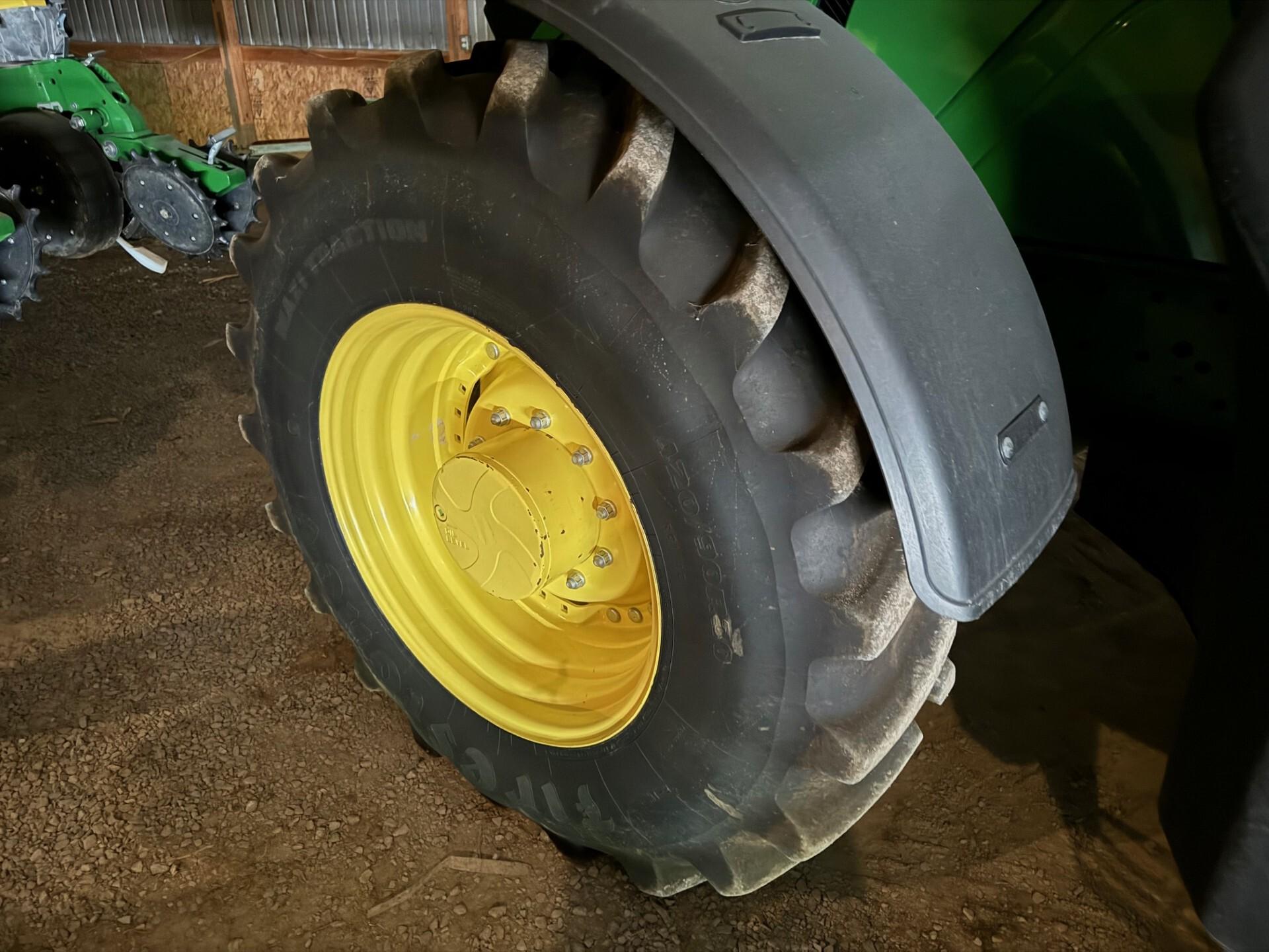 2021 John Deere 6215R