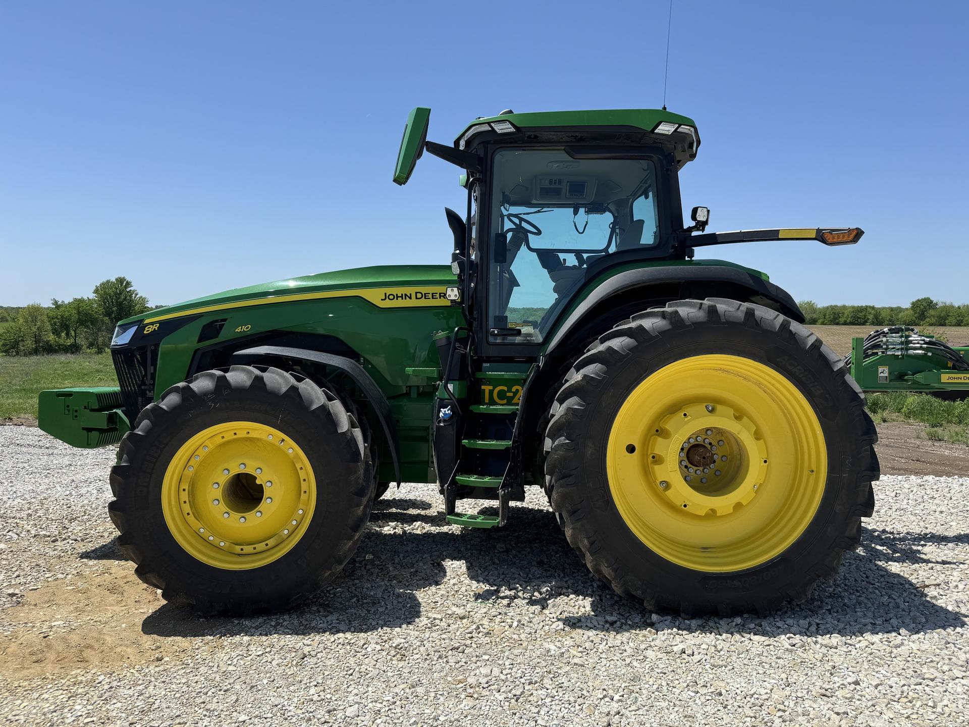 2024 John Deere 8R 410 Image