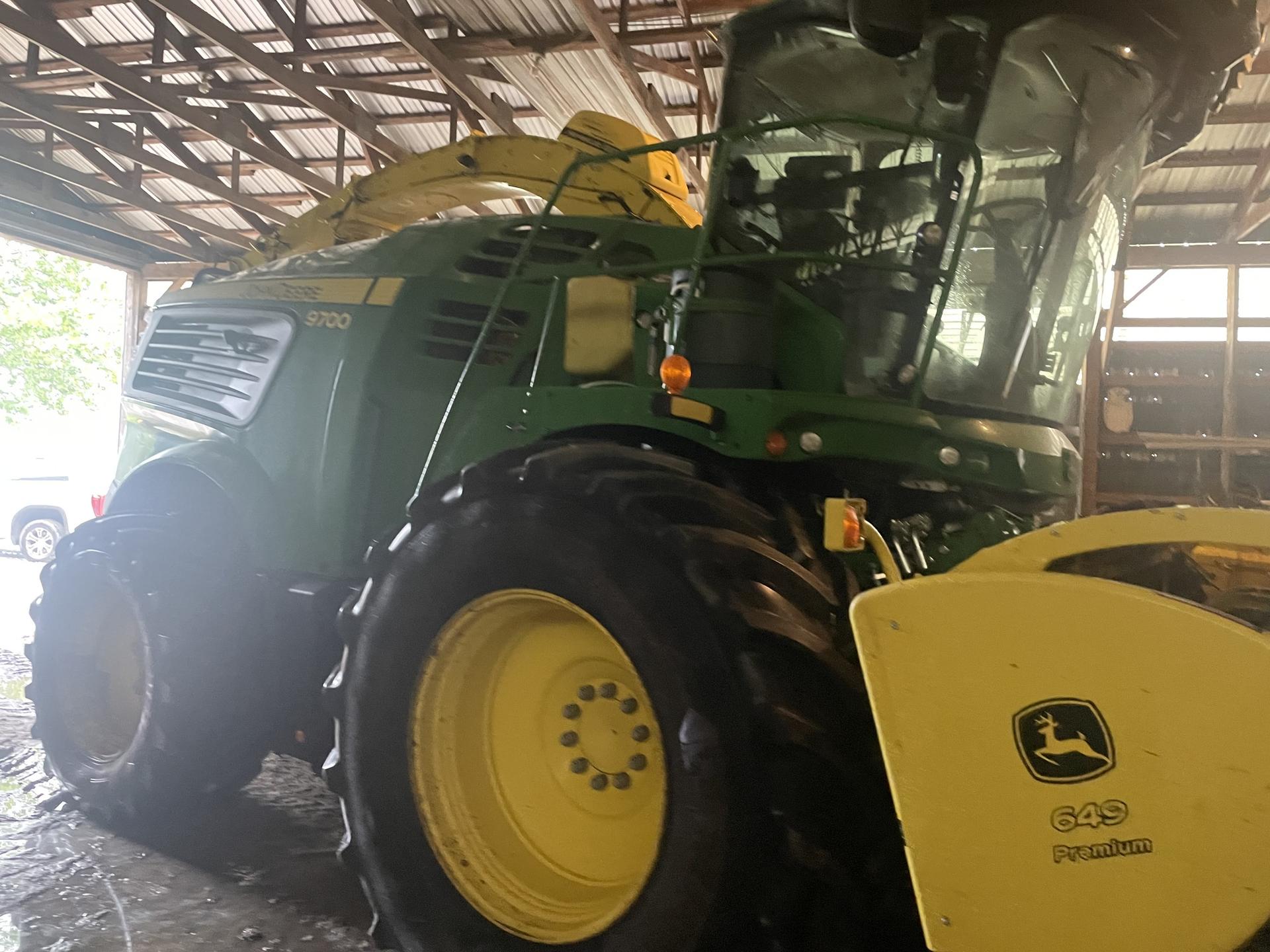 2022 John Deere 9700