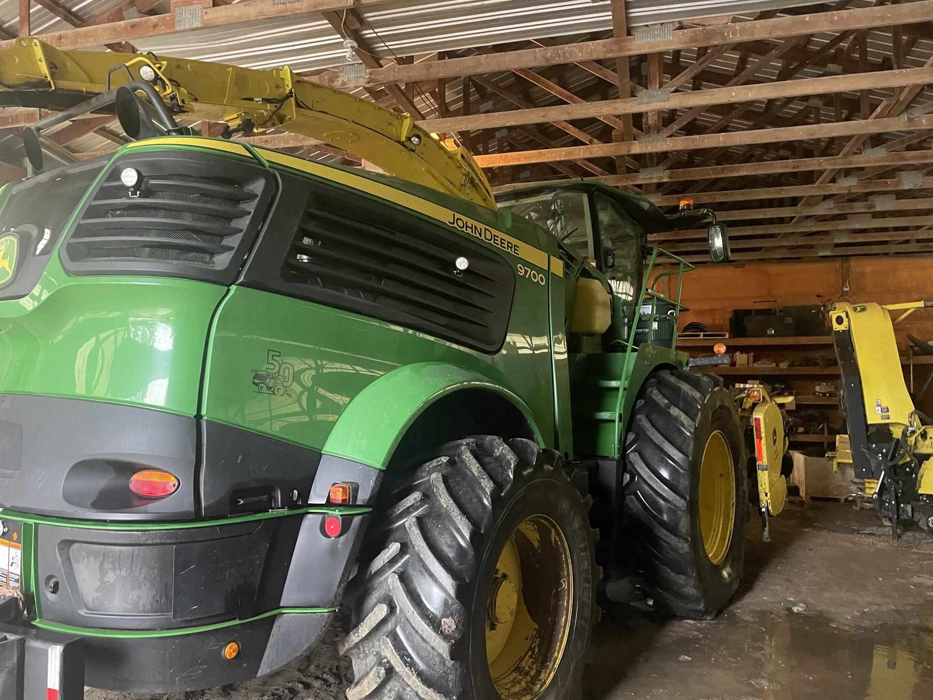 2022 John Deere 9700