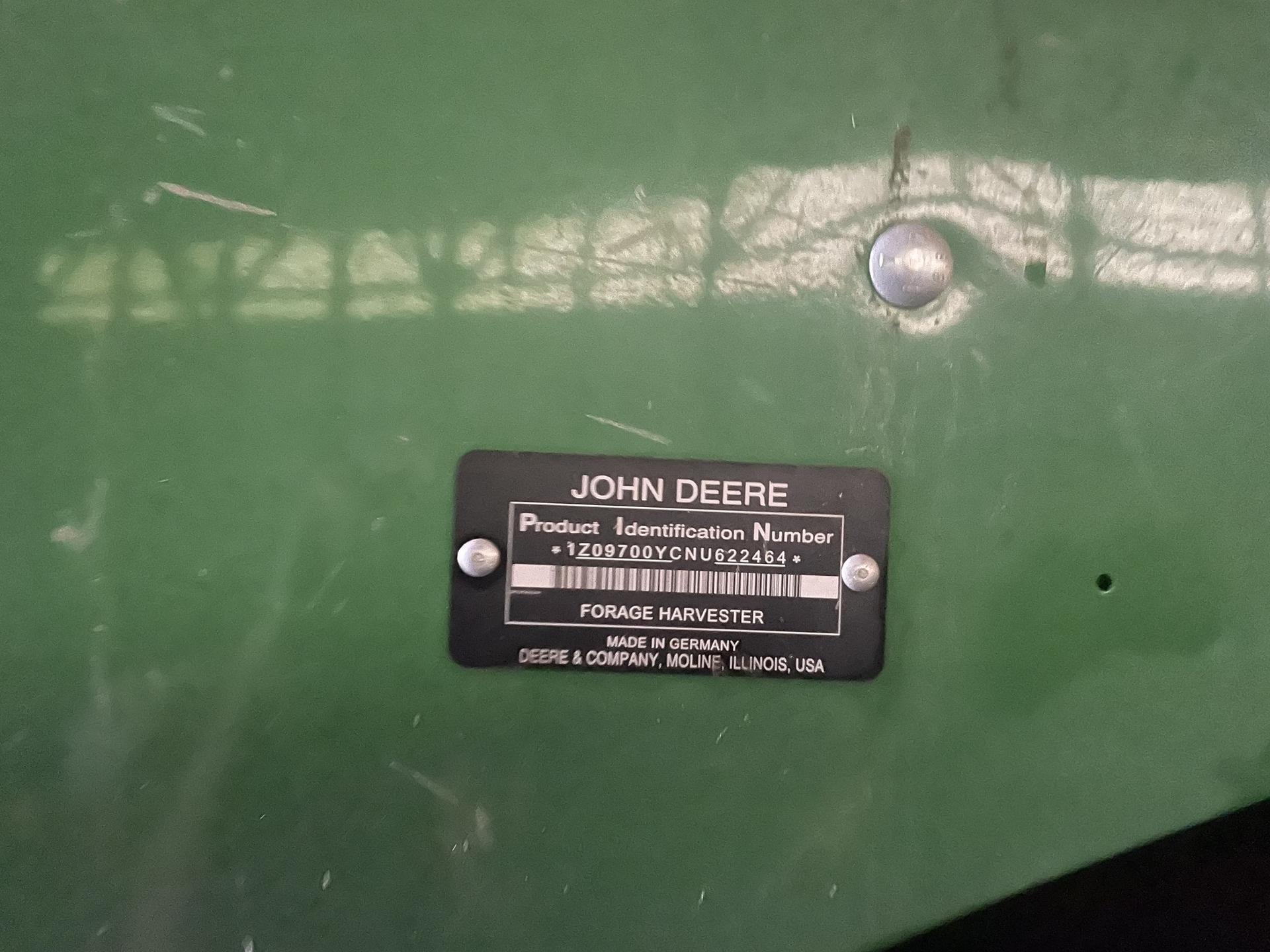 2022 John Deere 9700