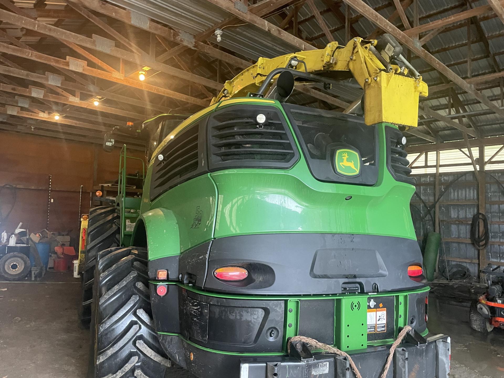 2022 John Deere 9700