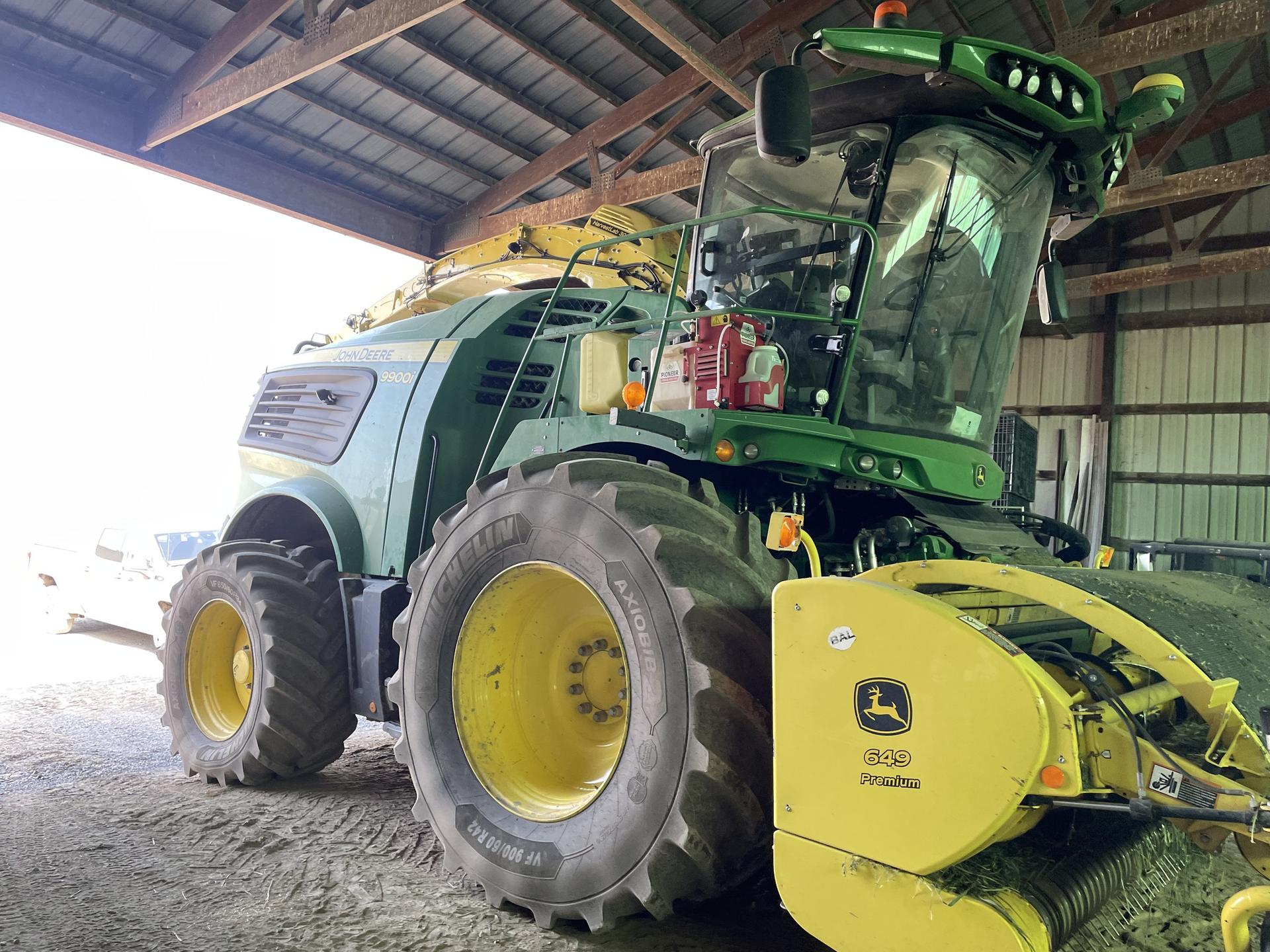 2021 John Deere 9900