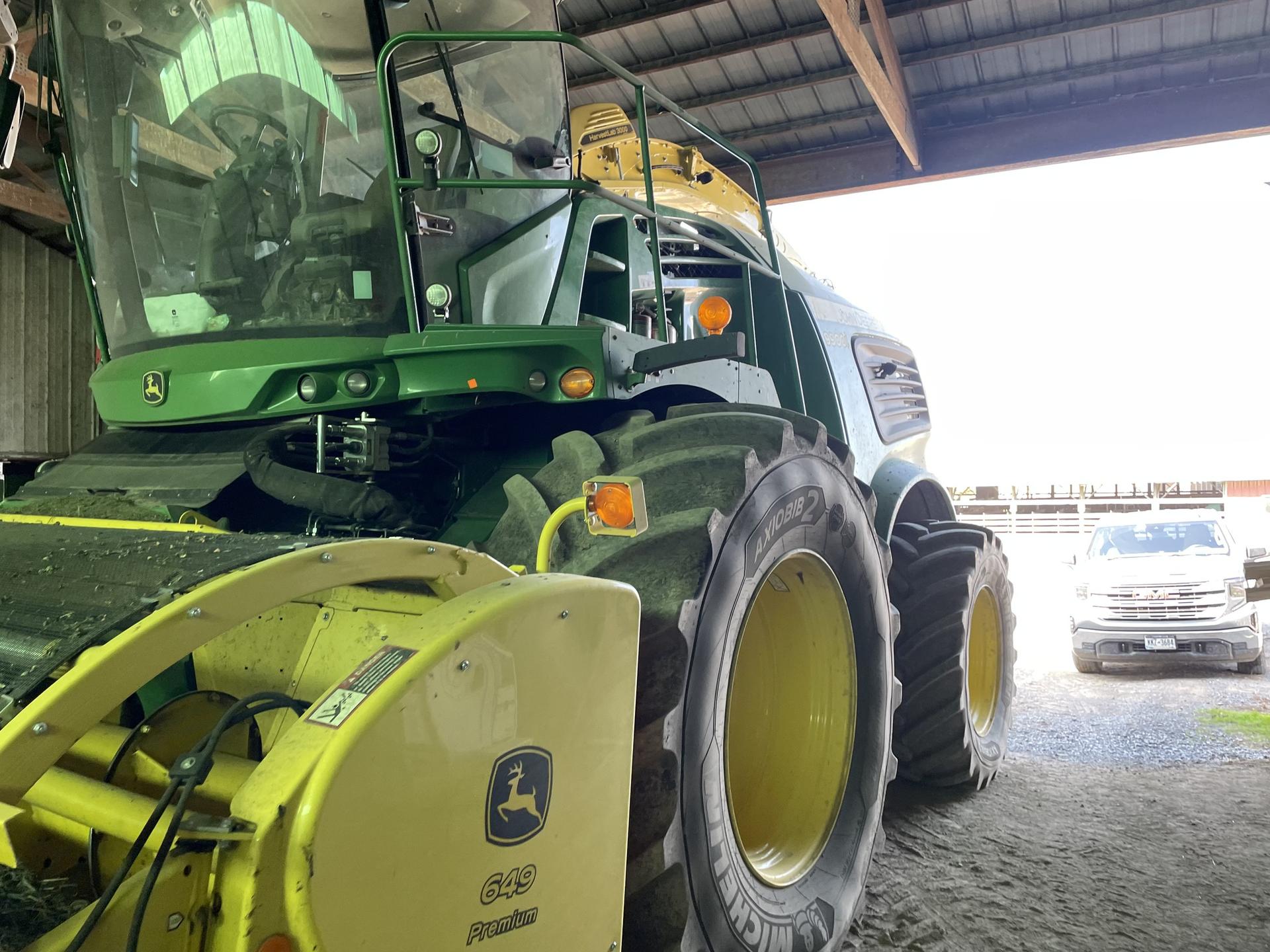 2021 John Deere 9900