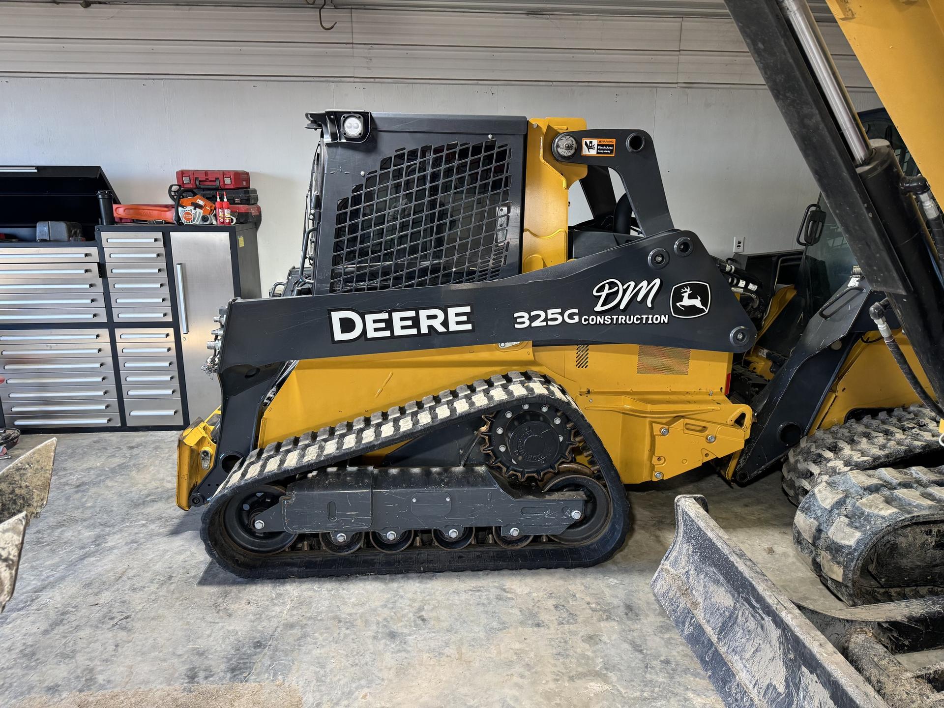 2019 John Deere 325G Image