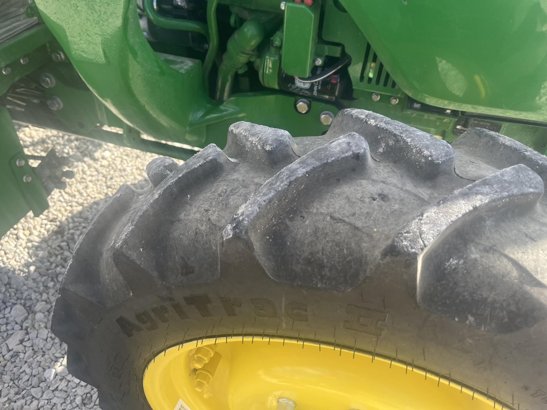 2022 John Deere 5075E