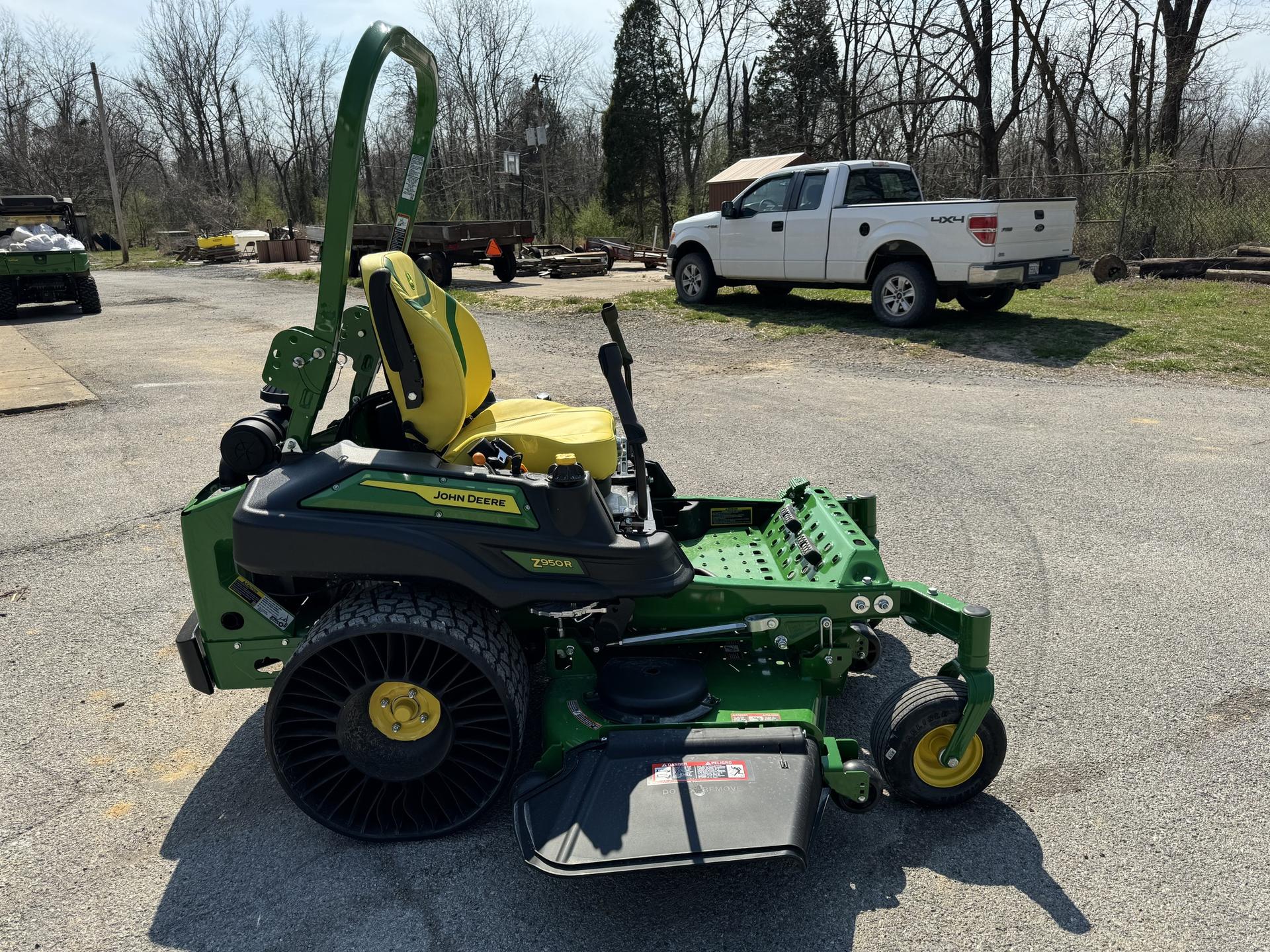 2024 John Deere Z950R Image