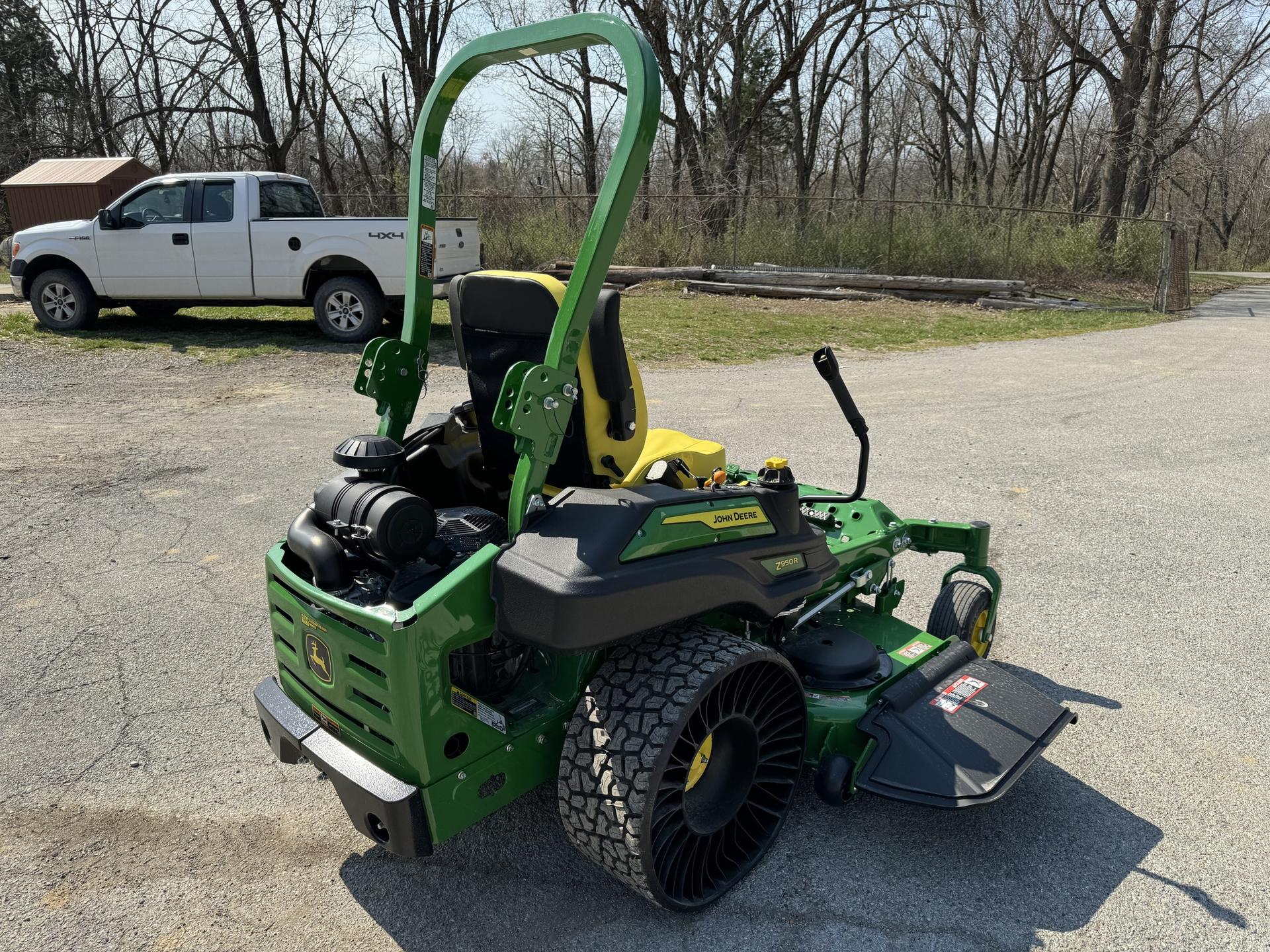 2024 John Deere Z950R Image