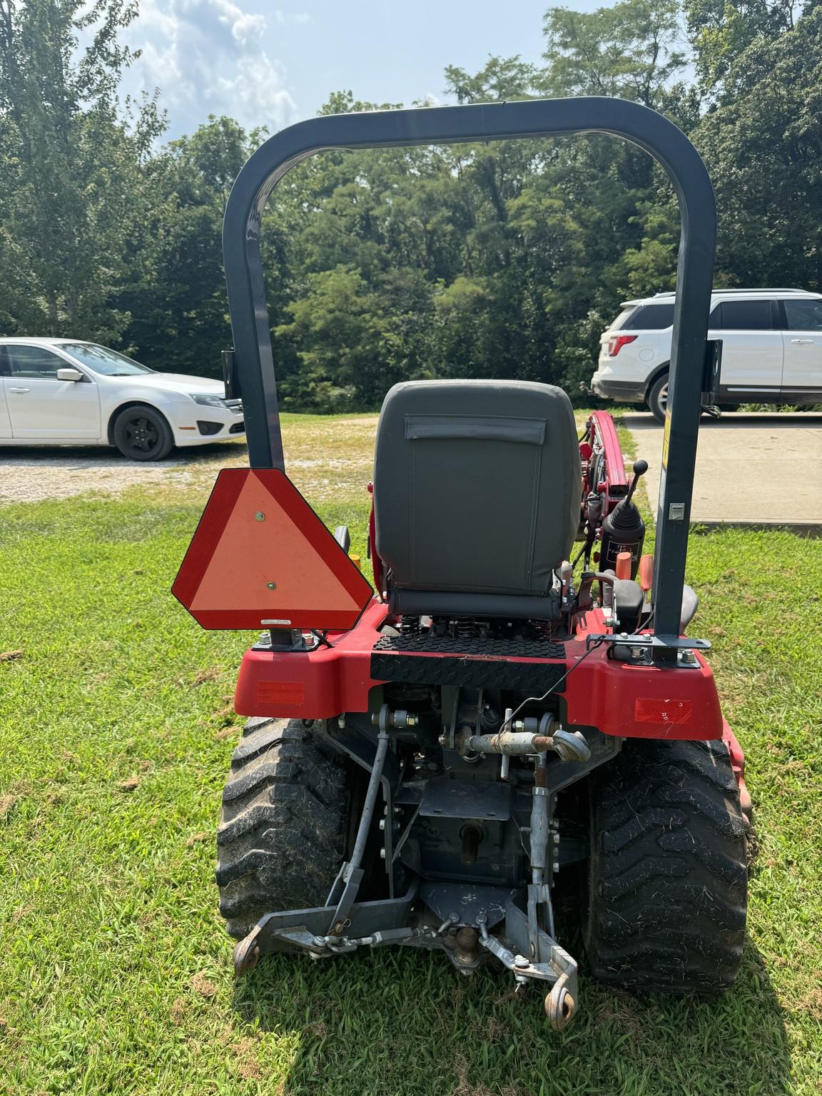 2010 Massey Ferguson GC2400