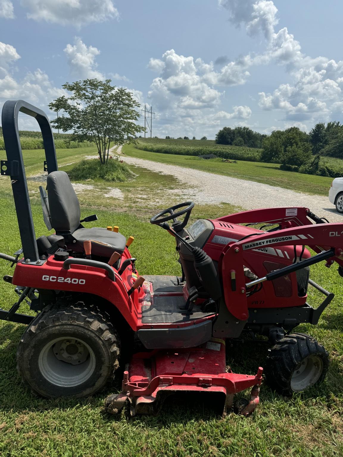 2010 Massey Ferguson GC2400