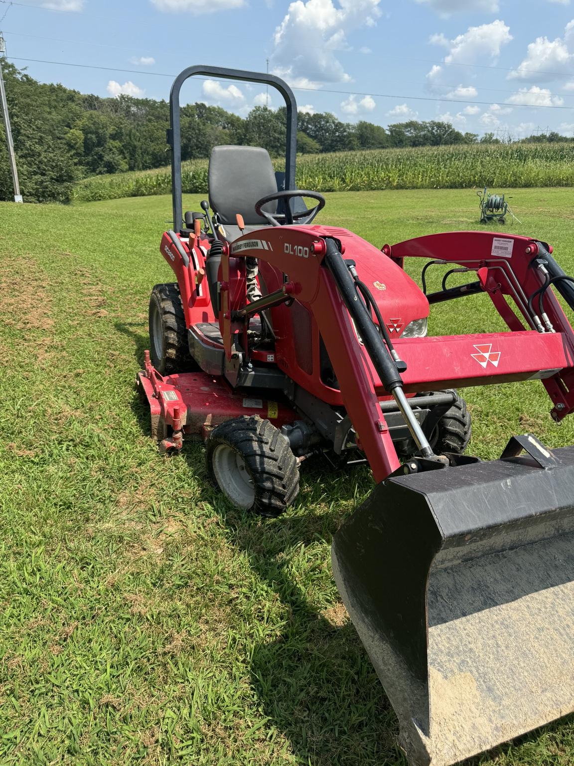 2010 Massey Ferguson GC2400