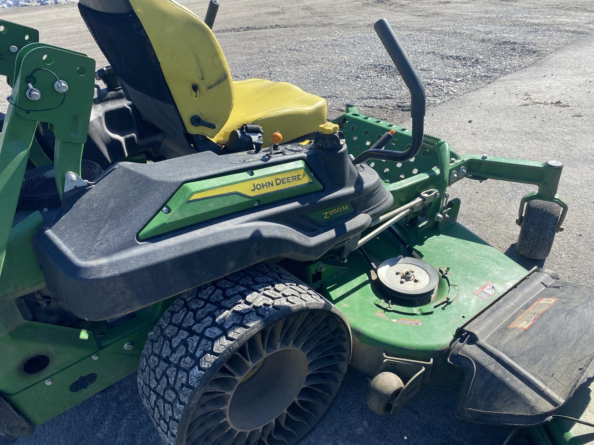 2023 John Deere Z950M Image