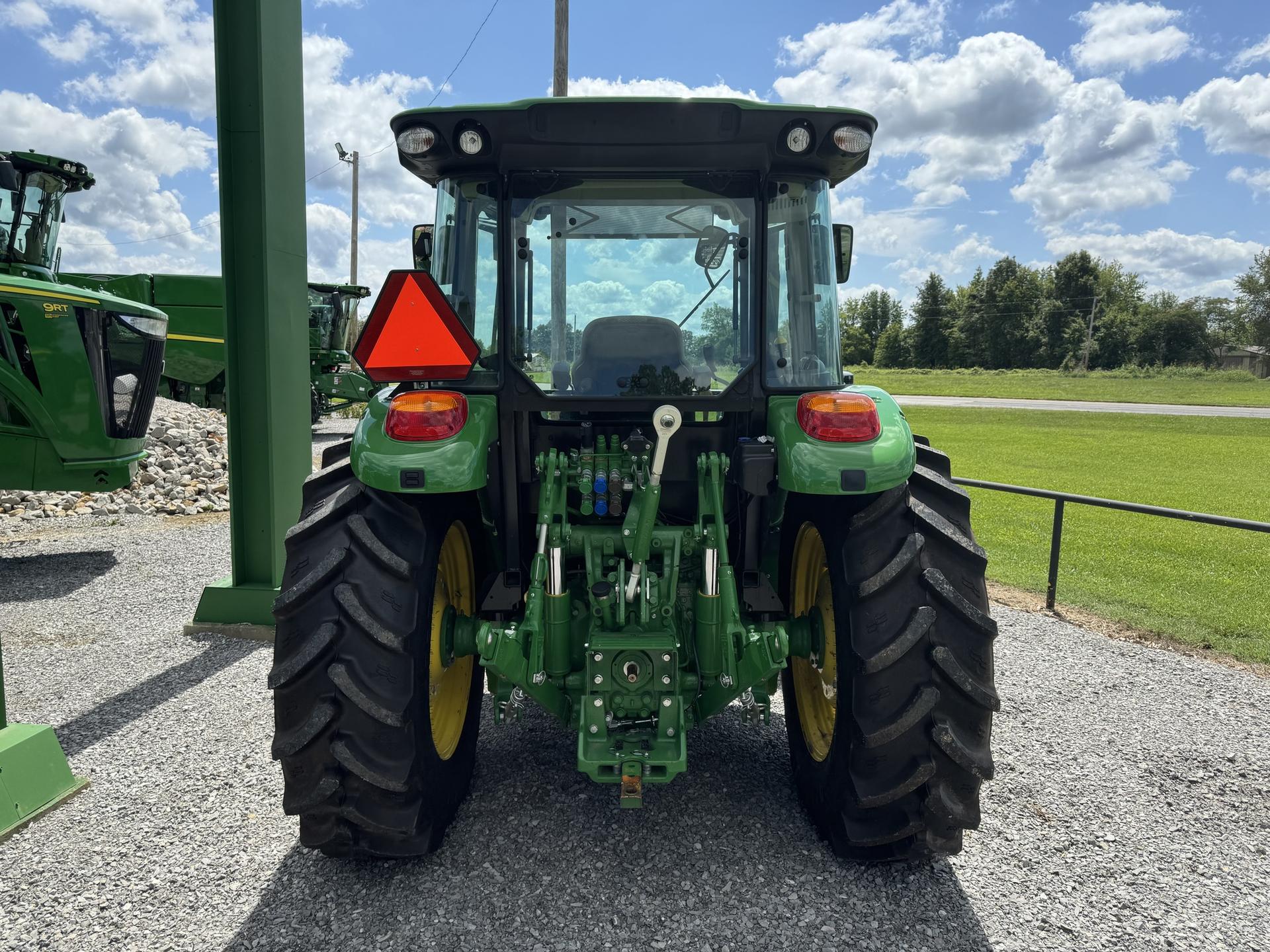 2023 John Deere 5125M