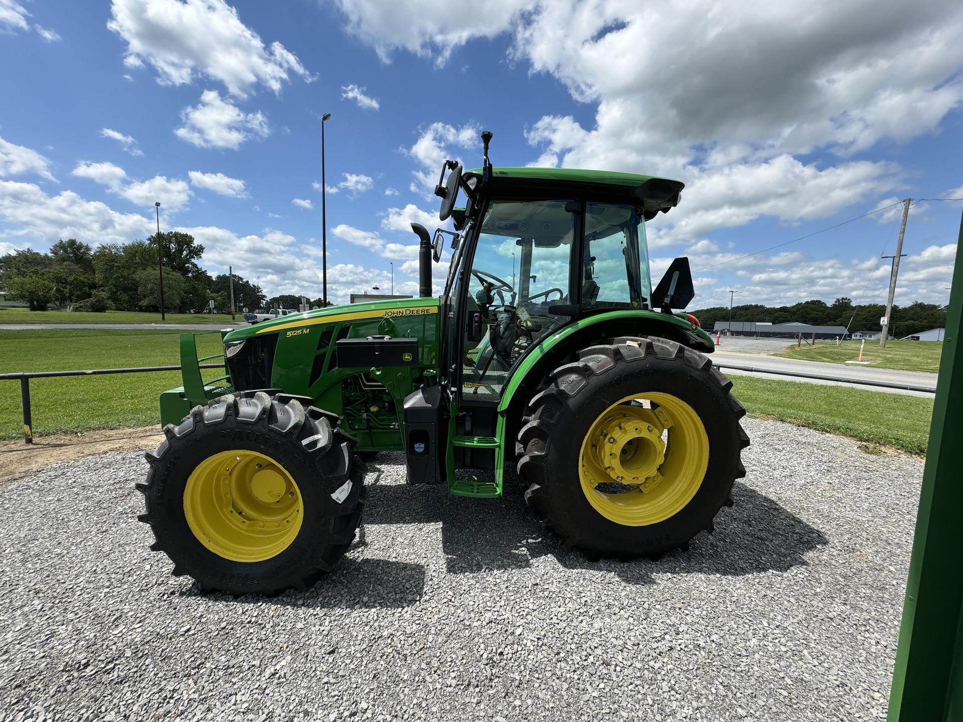 2023 John Deere 5125M