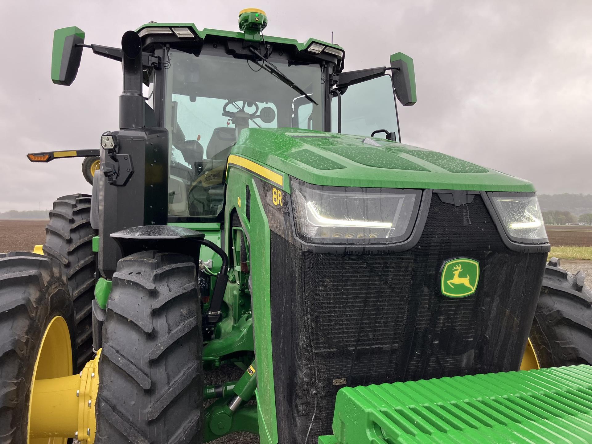 2023 John Deere 8R 410