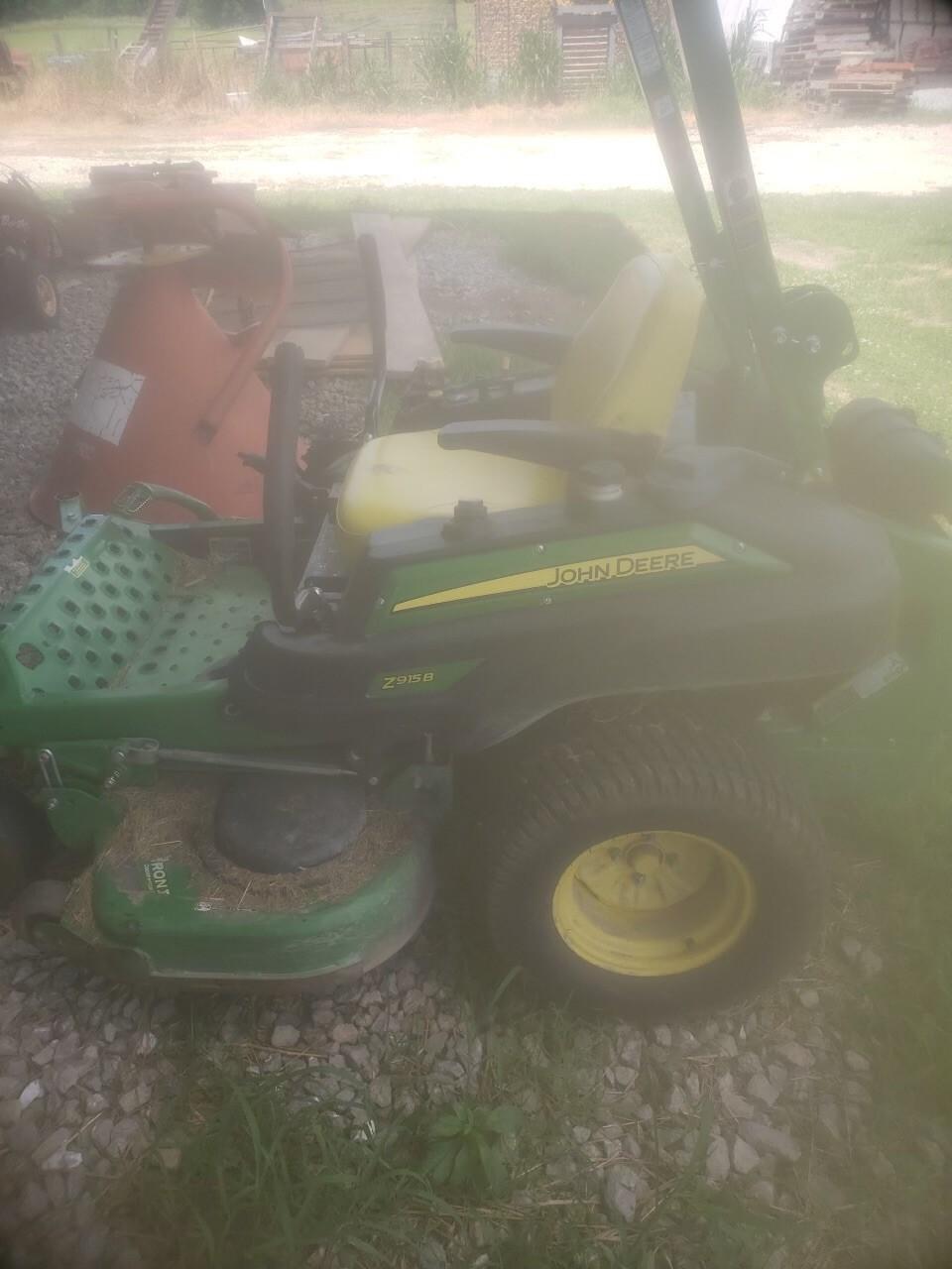 2014 John Deere Z915B