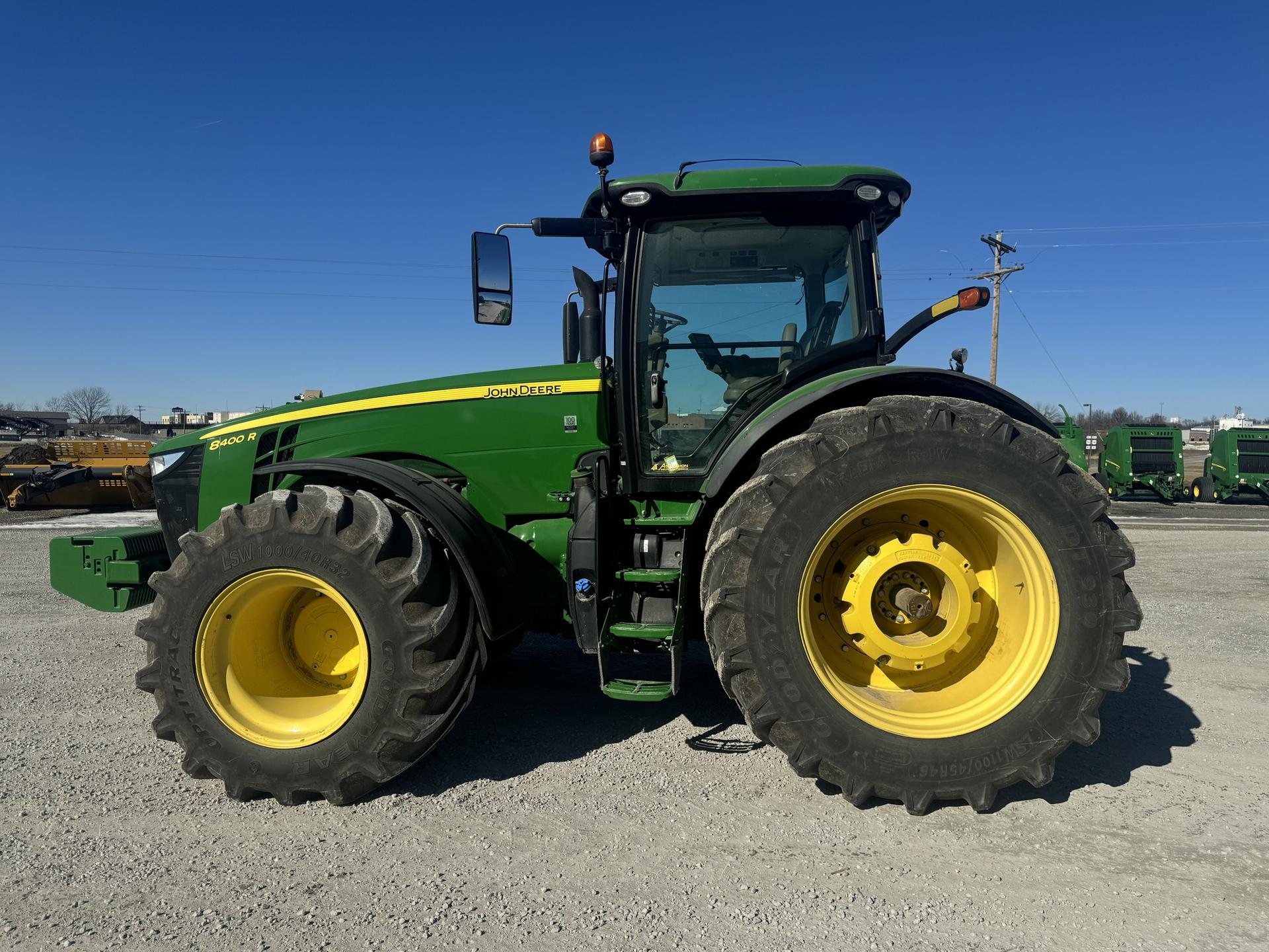 2018 John Deere 8400R Image