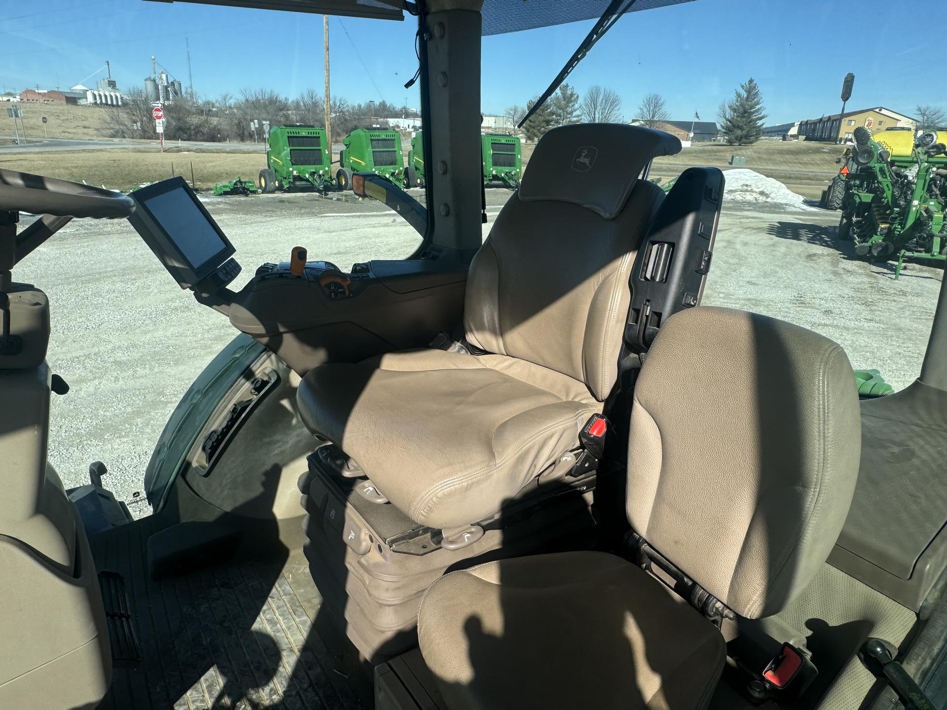 2018 John Deere 8400R Image