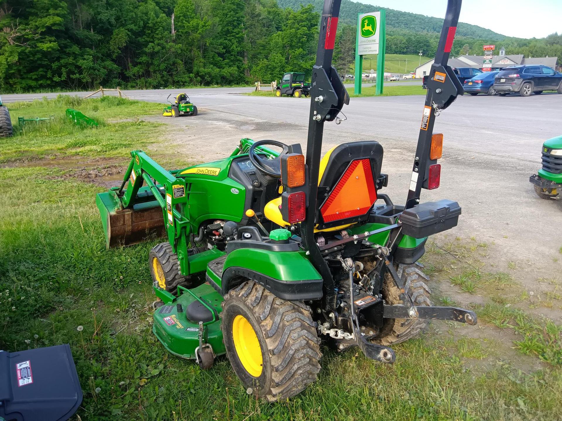 2016 John Deere 1025R