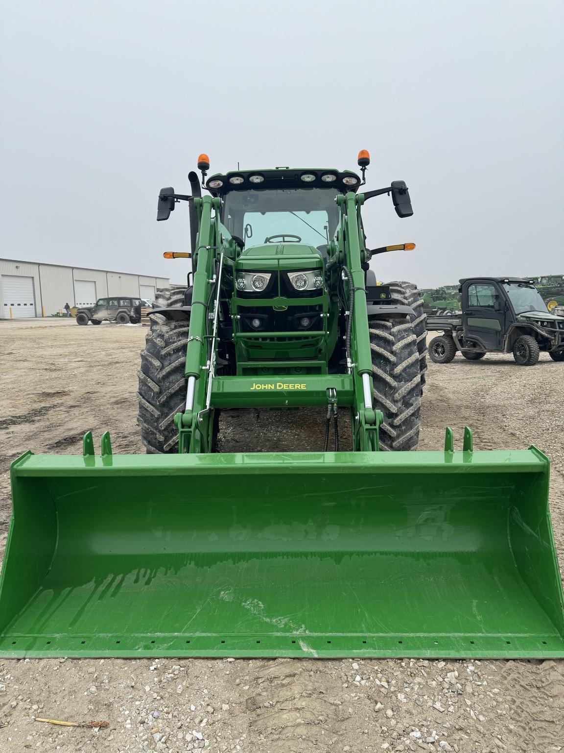 2023 John Deere 6R 155