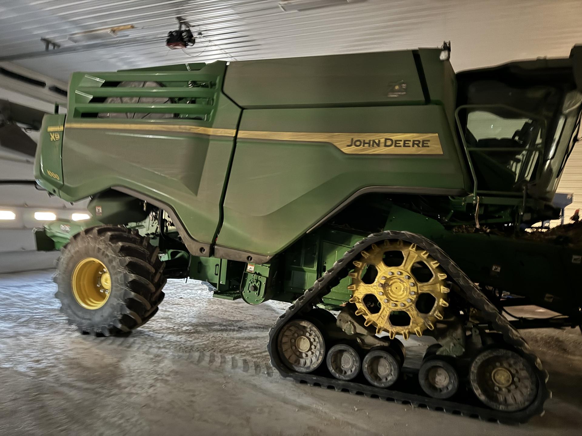 2022 John Deere X9 1000 Image