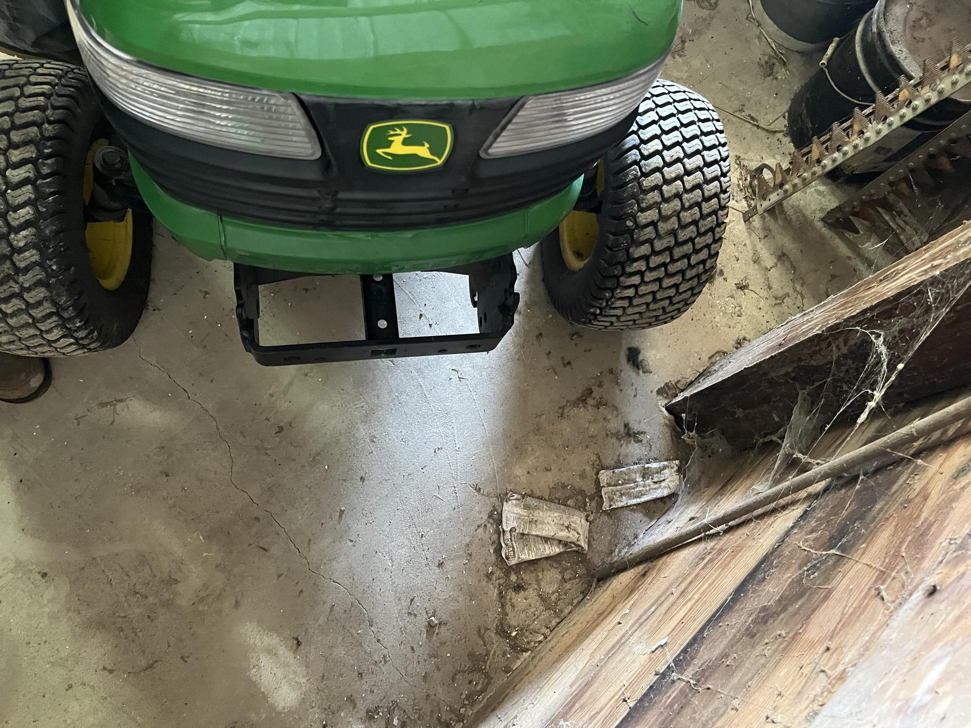 2009 John Deere X740 Image