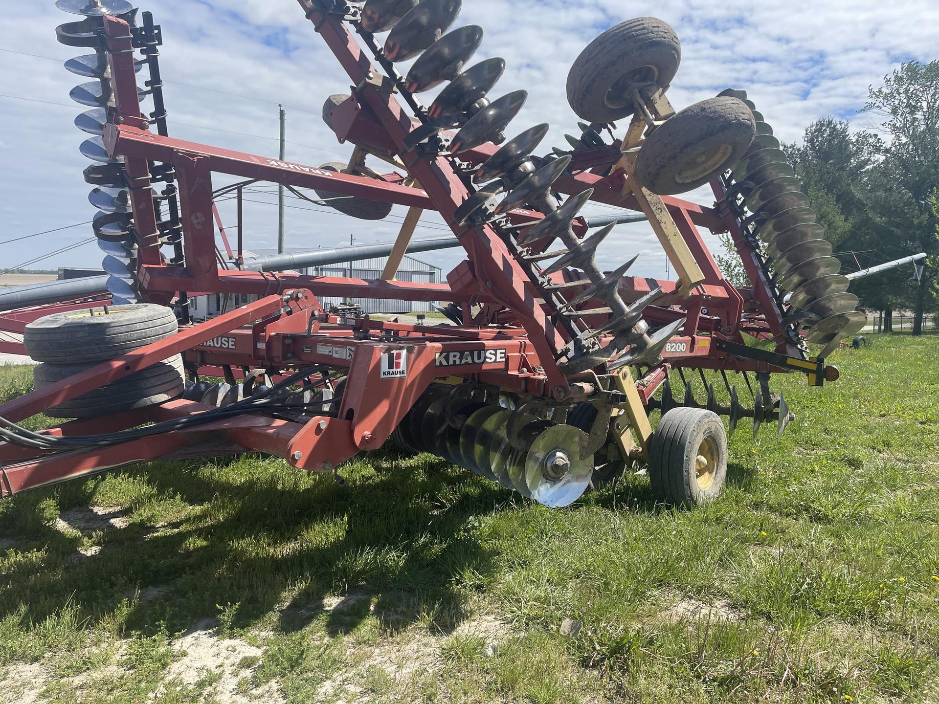 2012 Kuhn Krause 8200