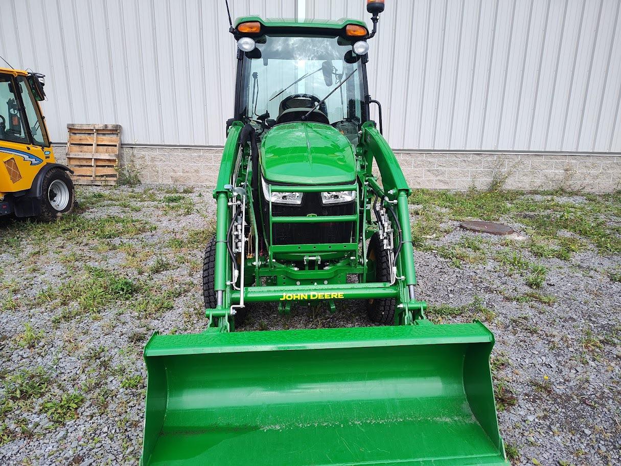 2023 John Deere 3046R