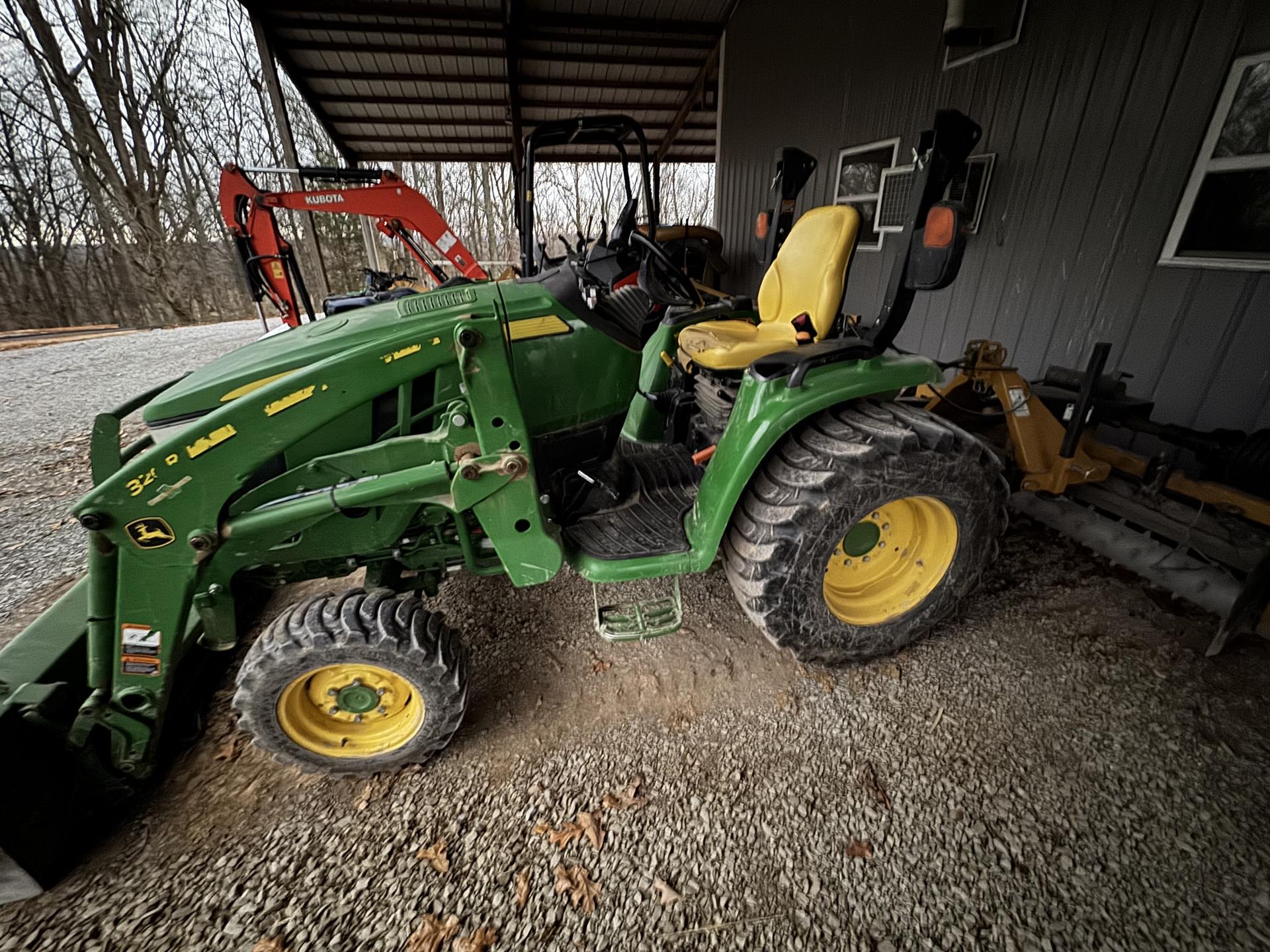 2019 John Deere 3046R Image